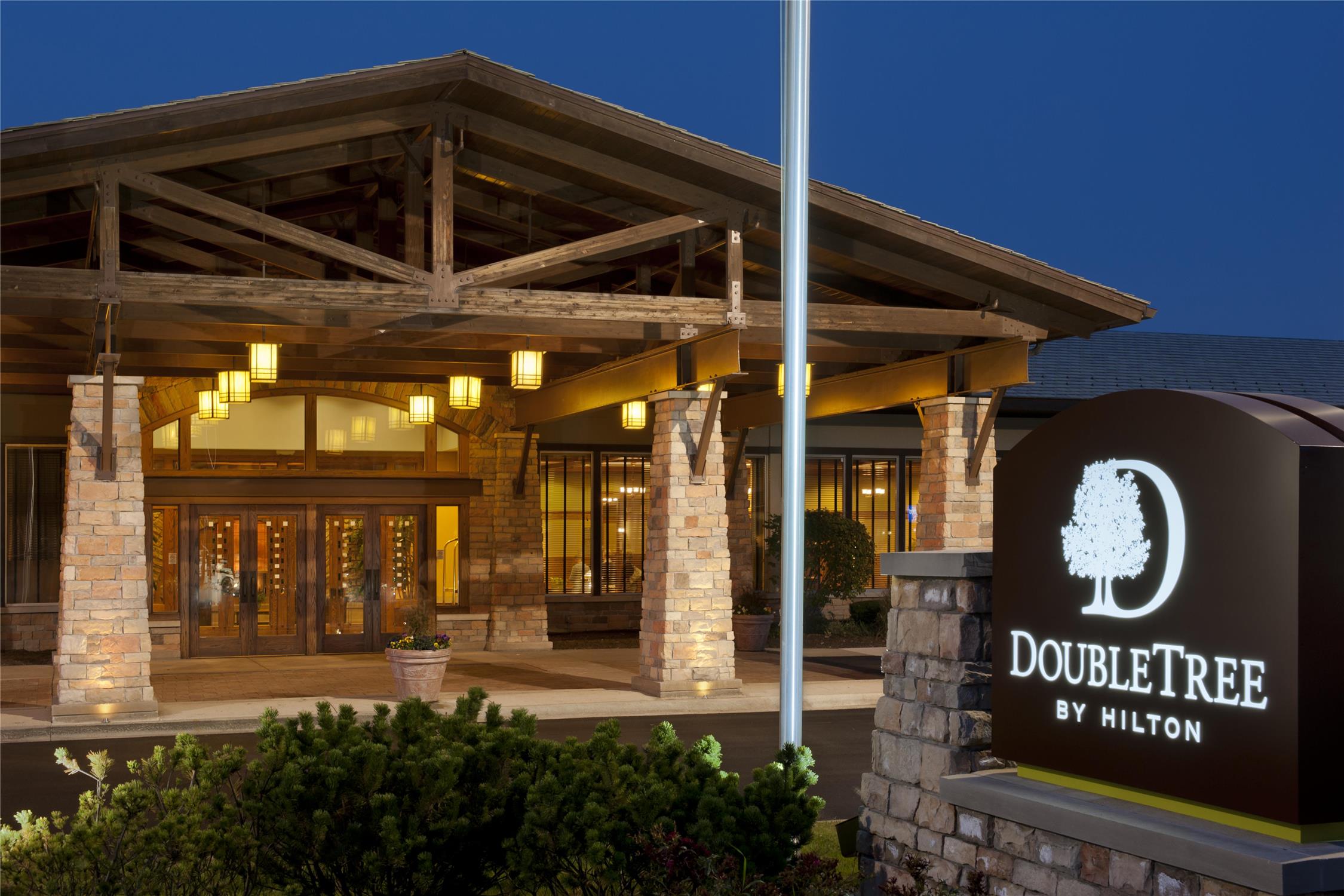 DoubleTree by Hilton Libertyville - Mundelein 1