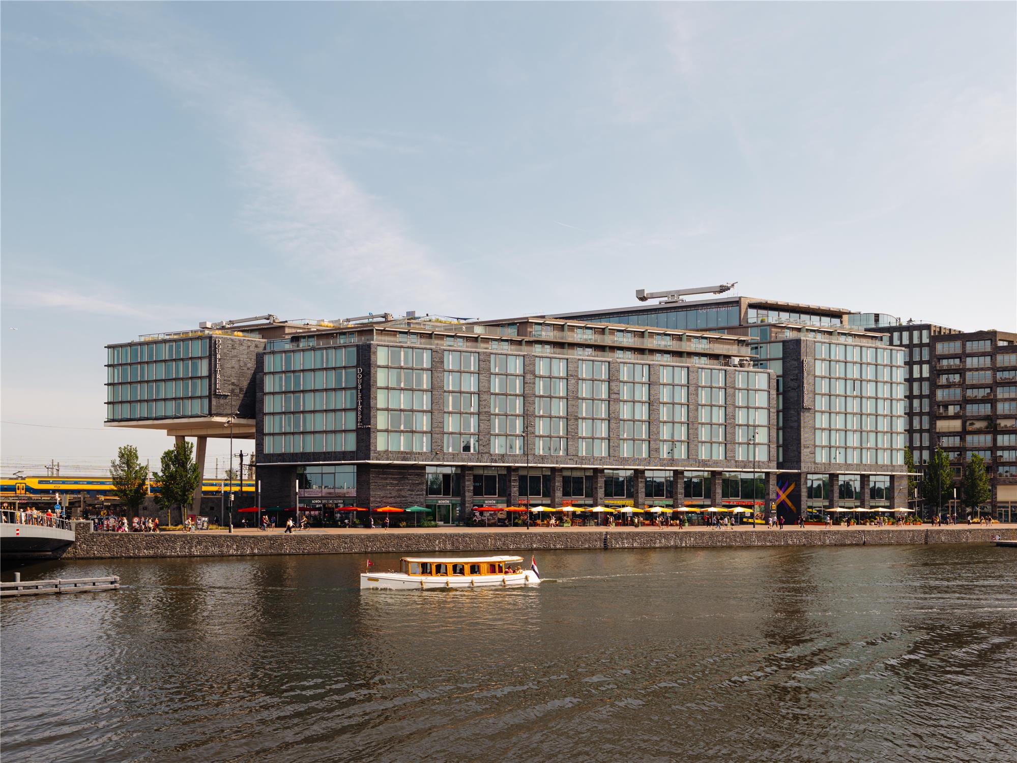 DoubleTree by Hilton Amsterdam Centraal Station 1
