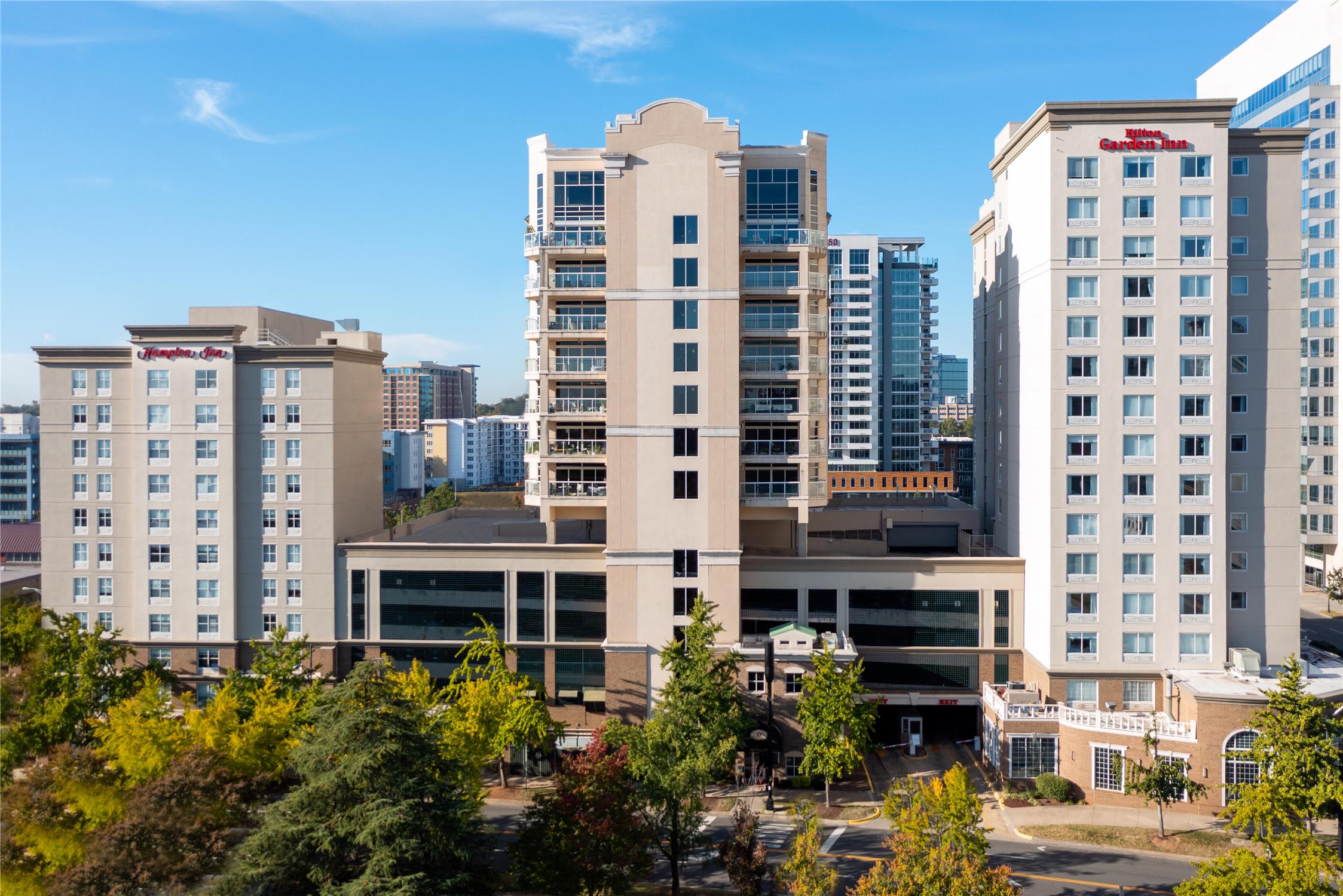Hilton Garden Inn Charlotte Uptown 2