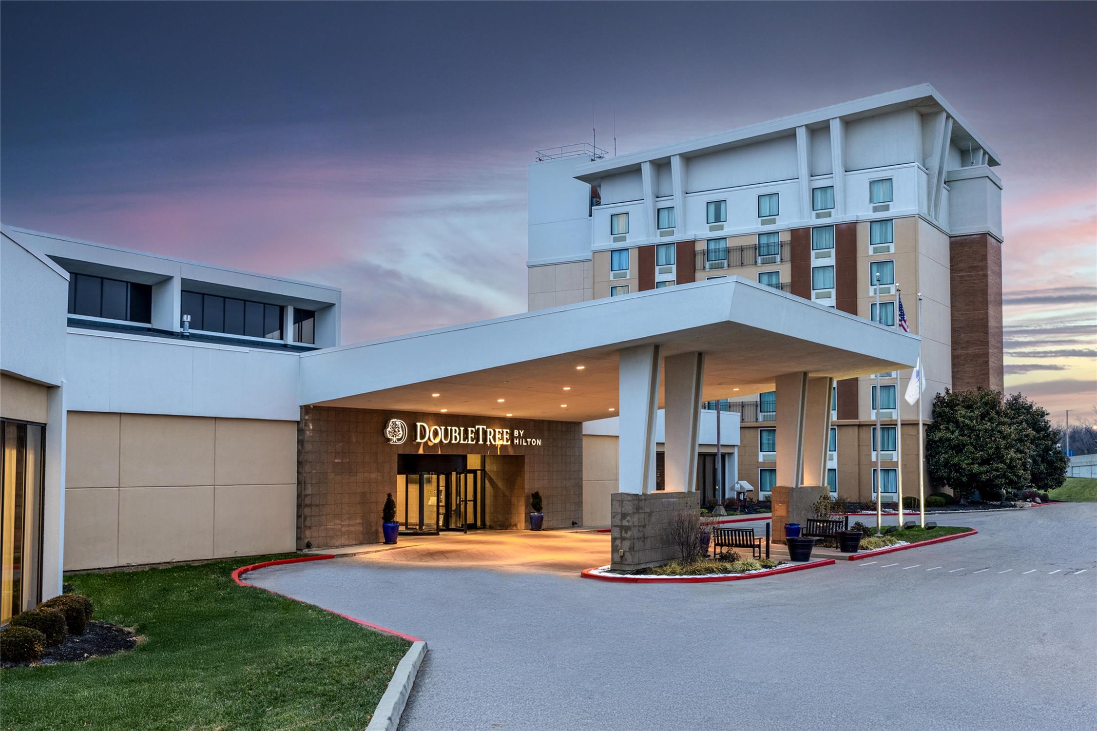 DoubleTree by Hilton Cincinnati Airport 2
