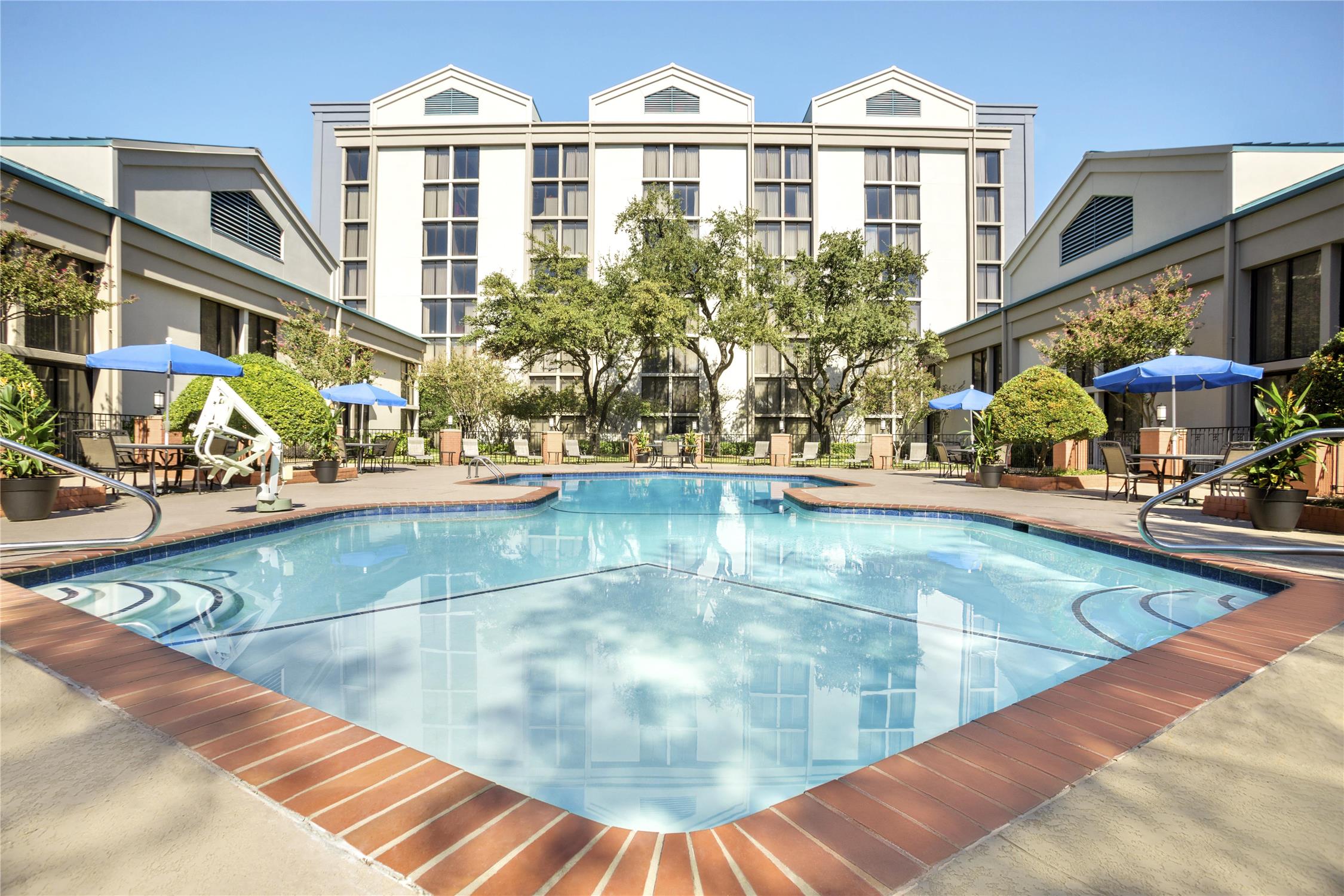 DoubleTree by Hilton DFW Airport North 1