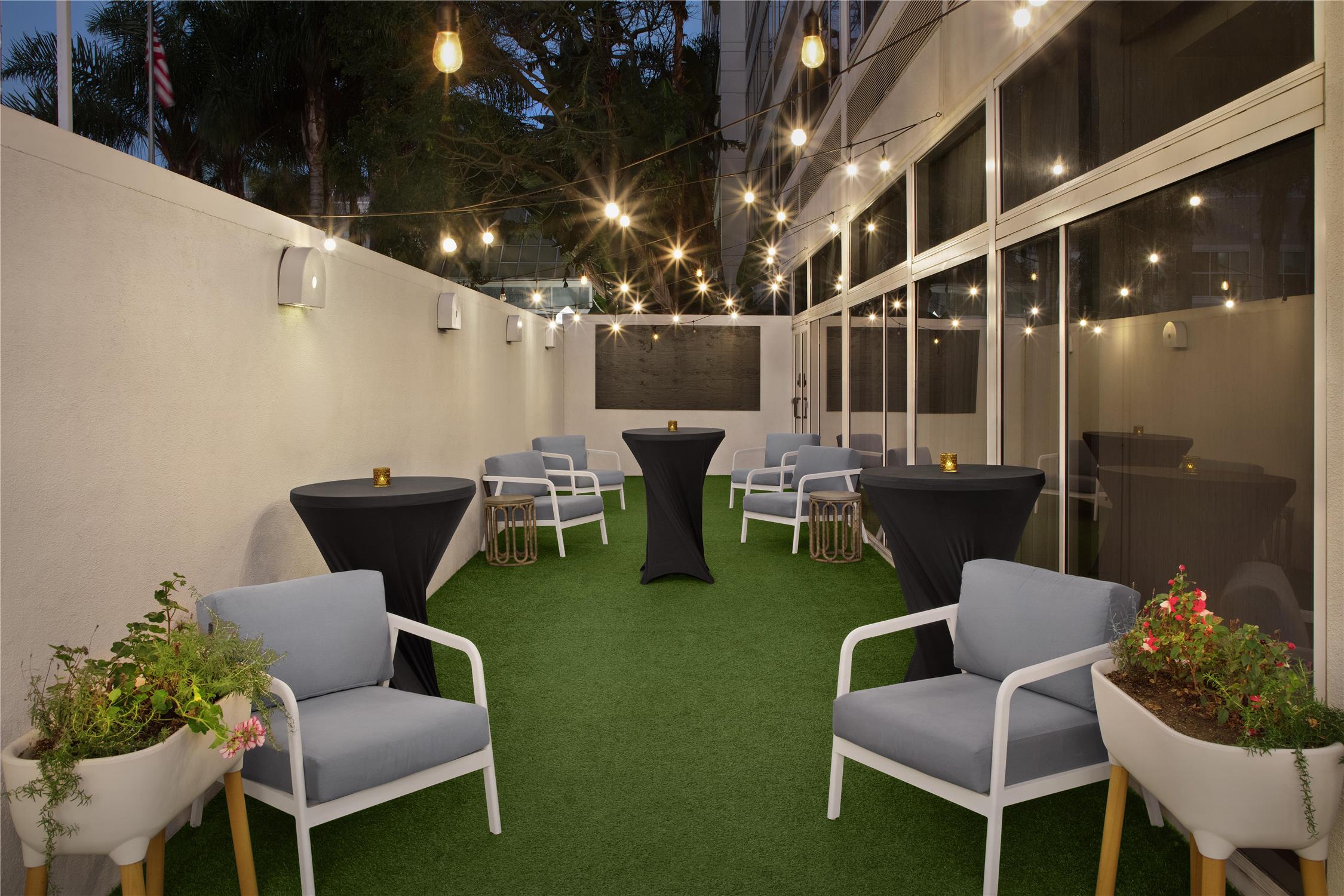 DoubleTree by Hilton LAX/El Segundo 2