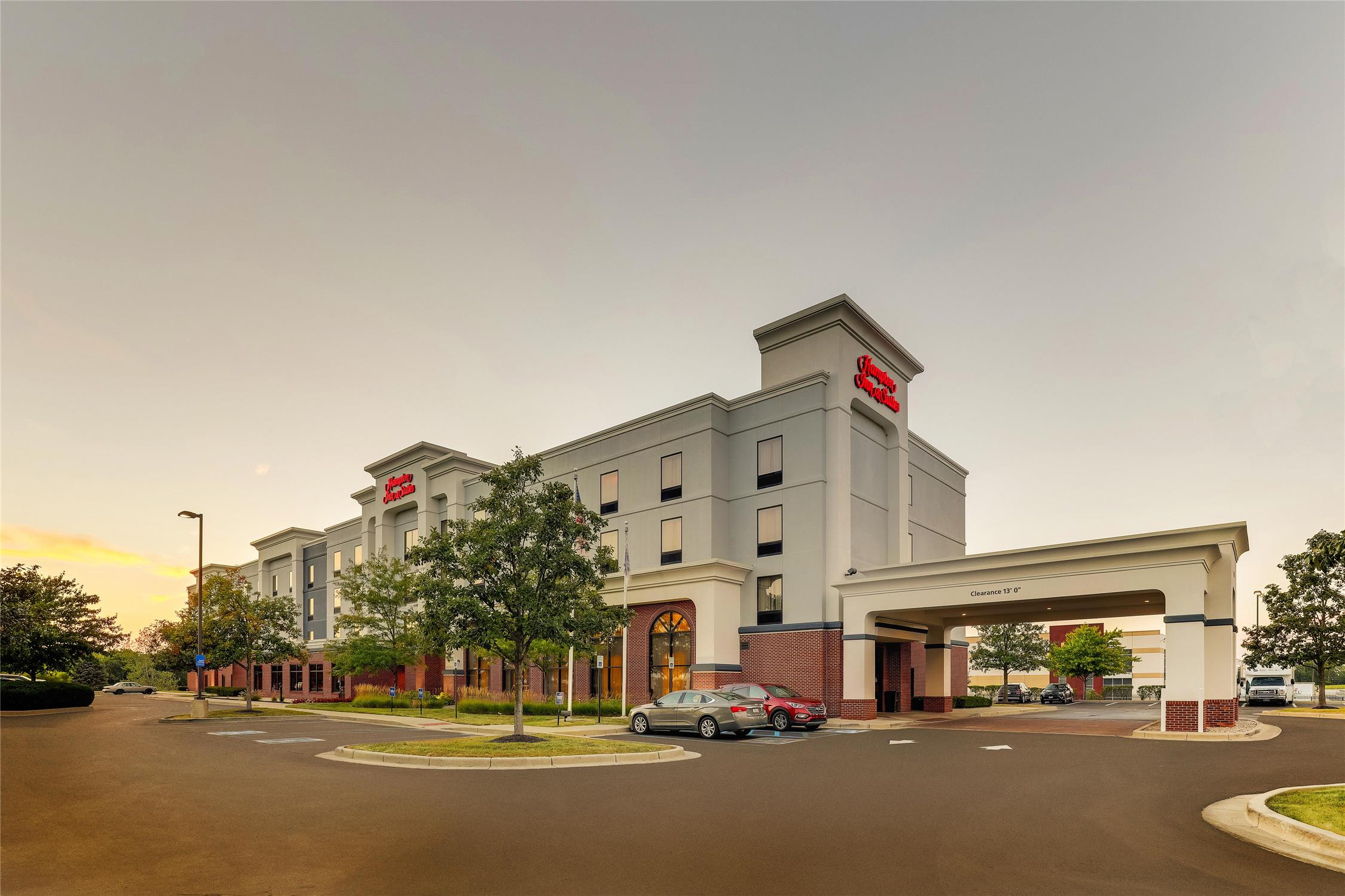 Hampton Inn & Suites Indianapolis-Airport 2