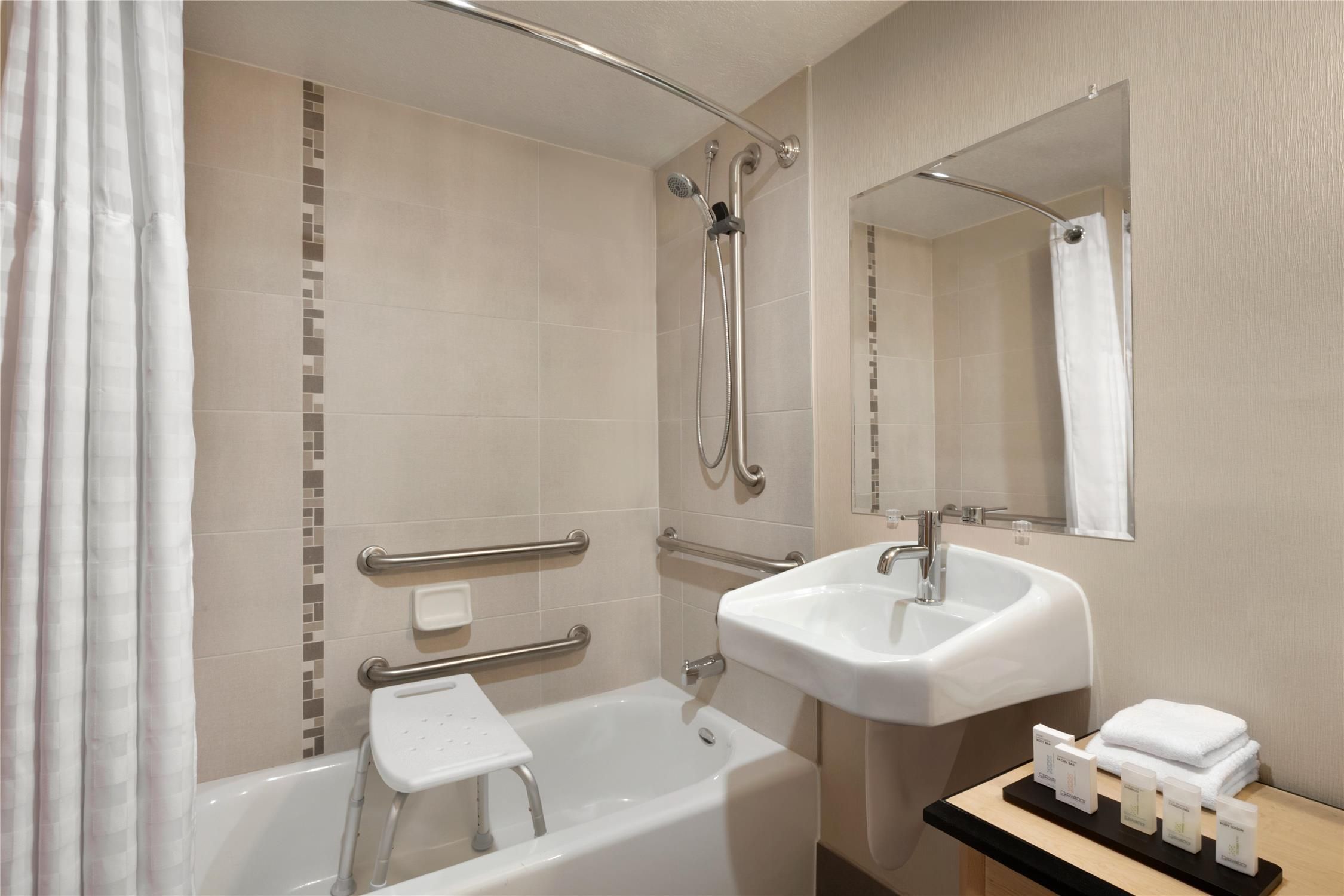 2 Queen Bed Suite Hear Access