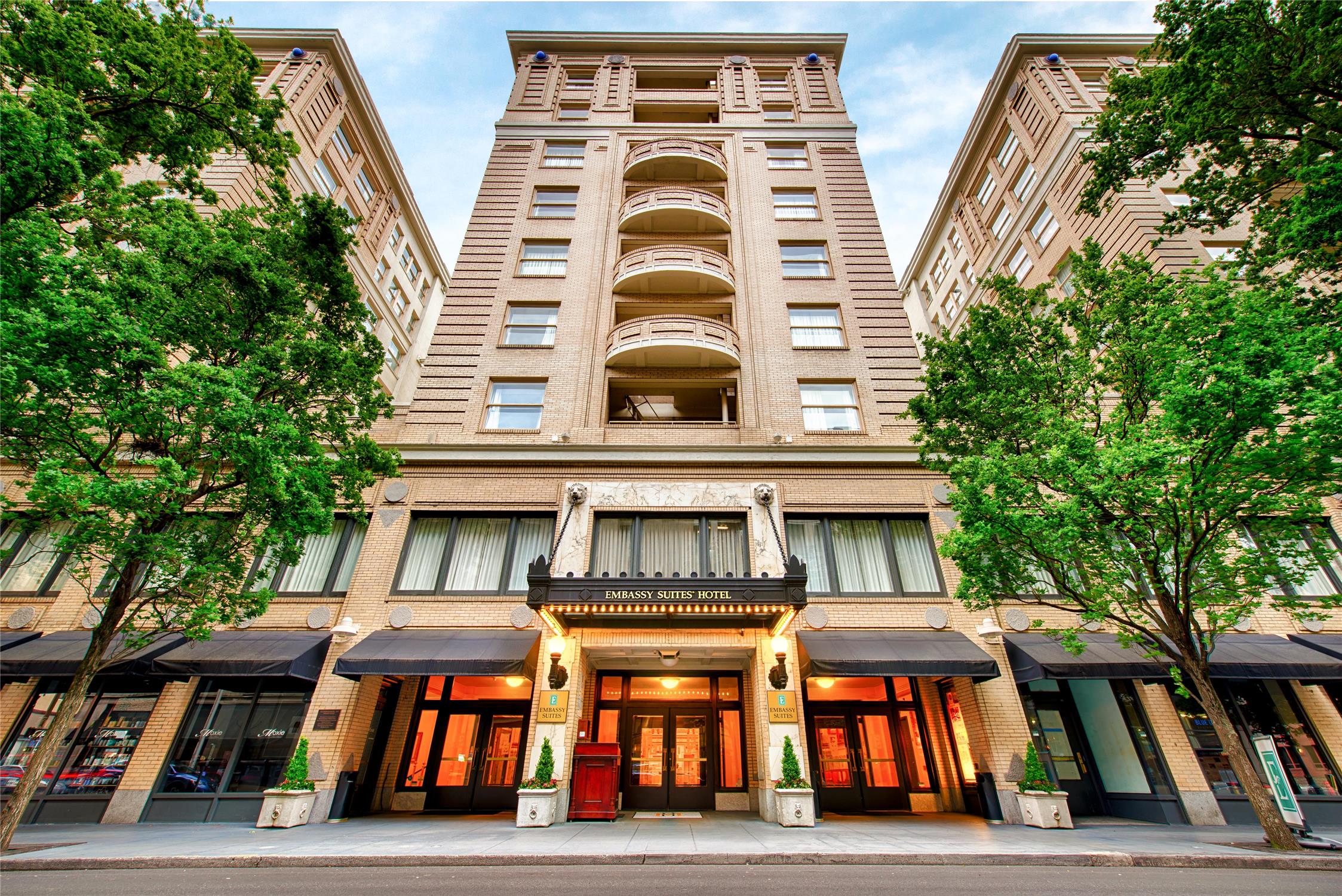 Embassy Suites by Hilton Portland Downtown 2