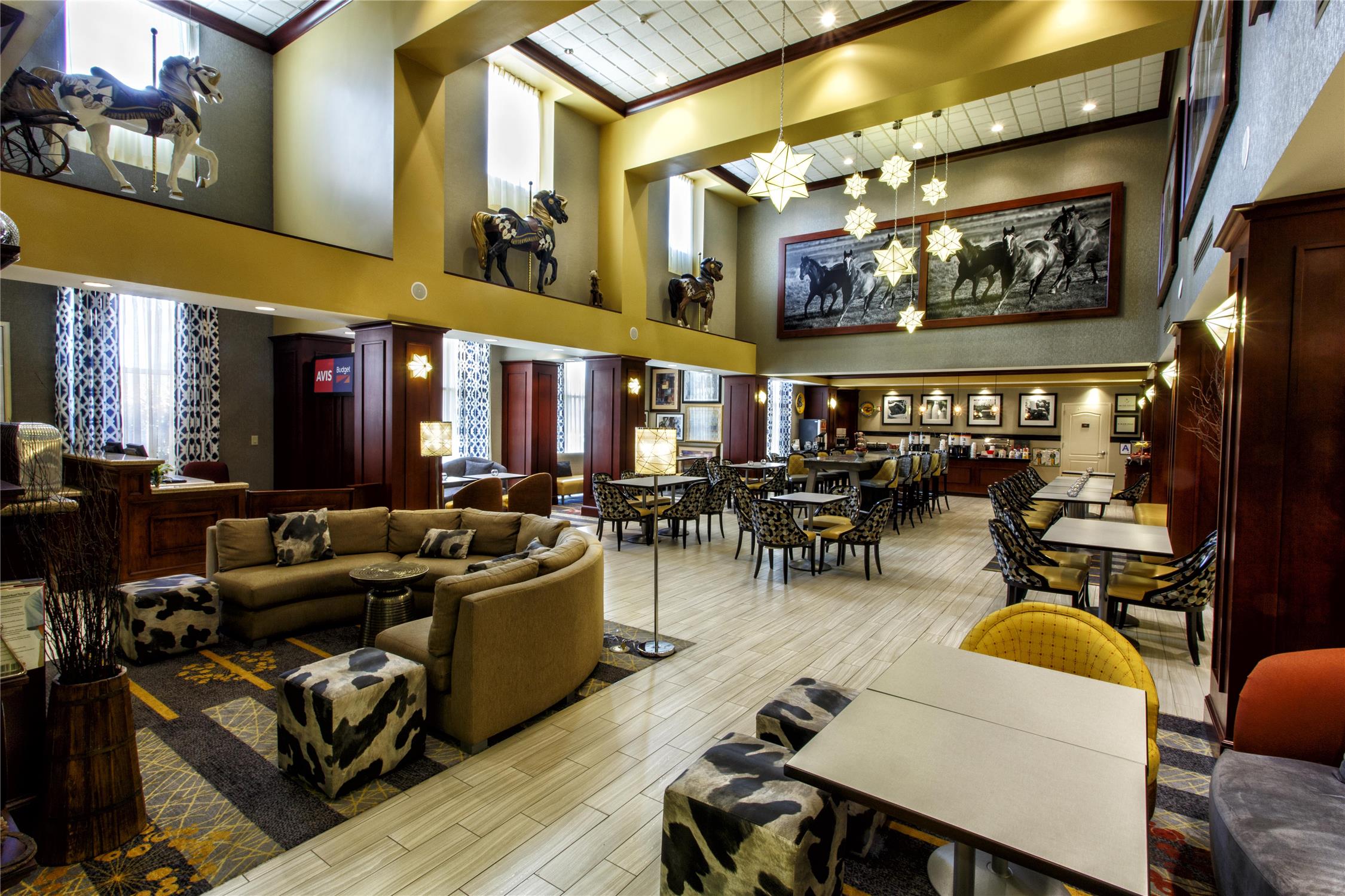 Hampton Inn & Suites Staten Island 1