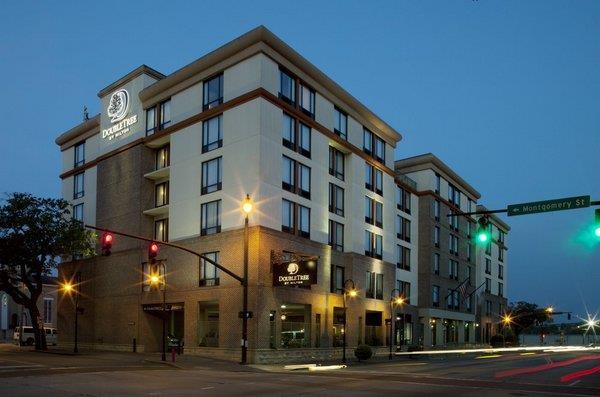 DoubleTree by Hilton Hotel Savannah Historic District 2