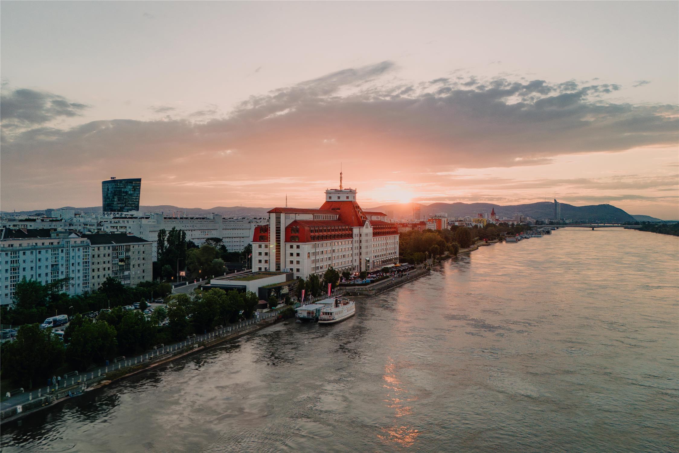 Hilton Vienna Waterfront 1