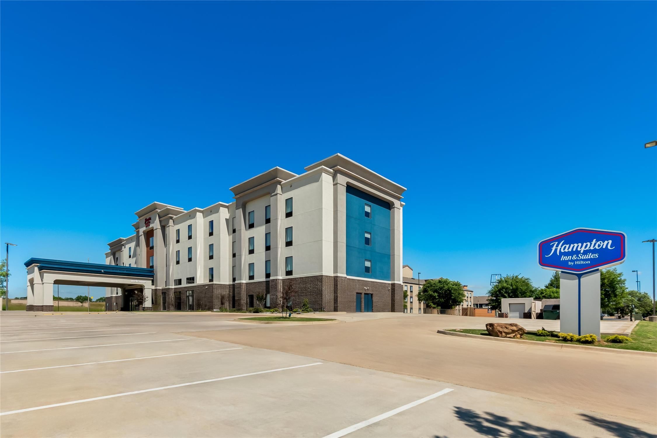 Hampton Inn and Suites Pauls Valley 1