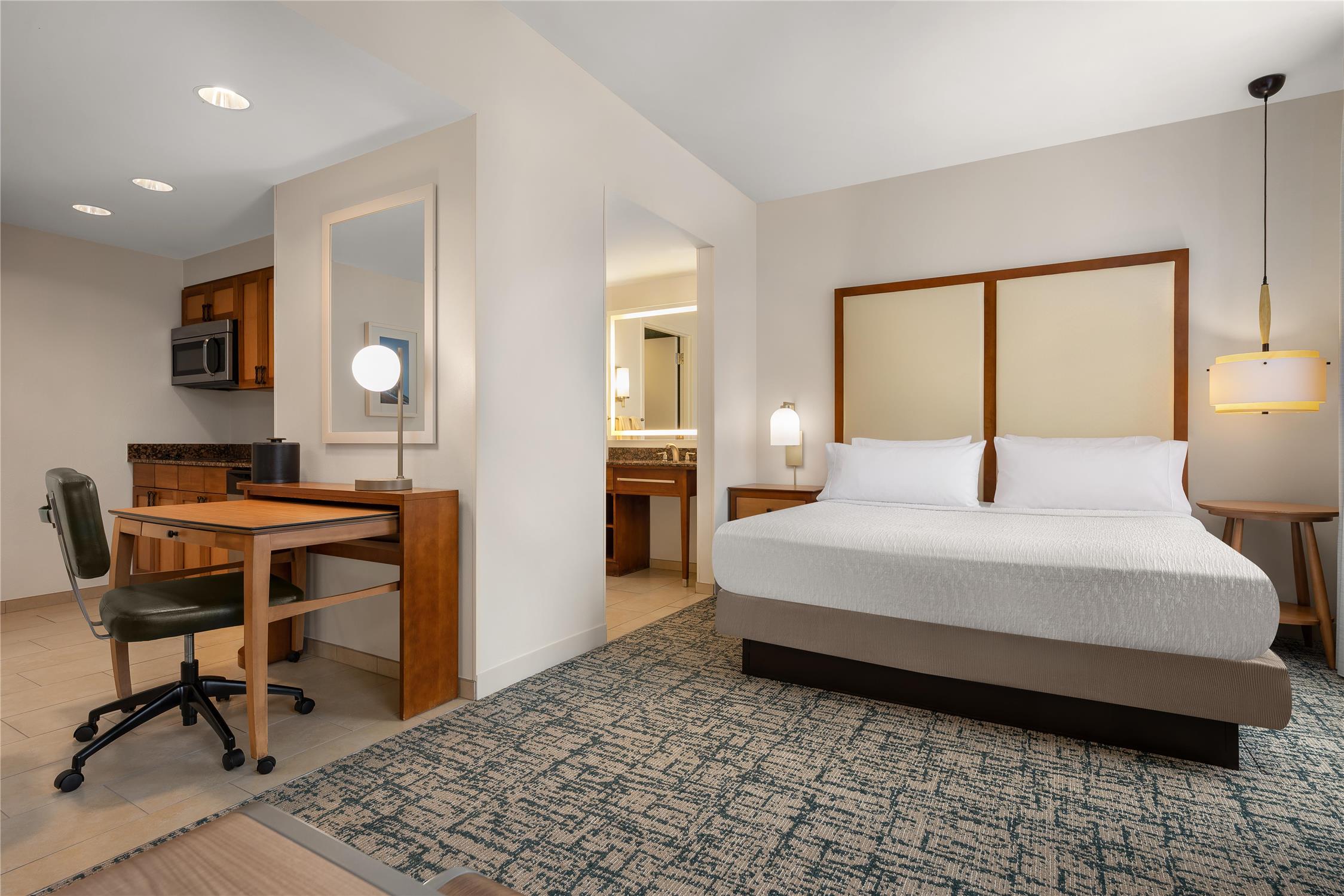 Homewood Suites by Hilton Cincinnati-Downtown 1