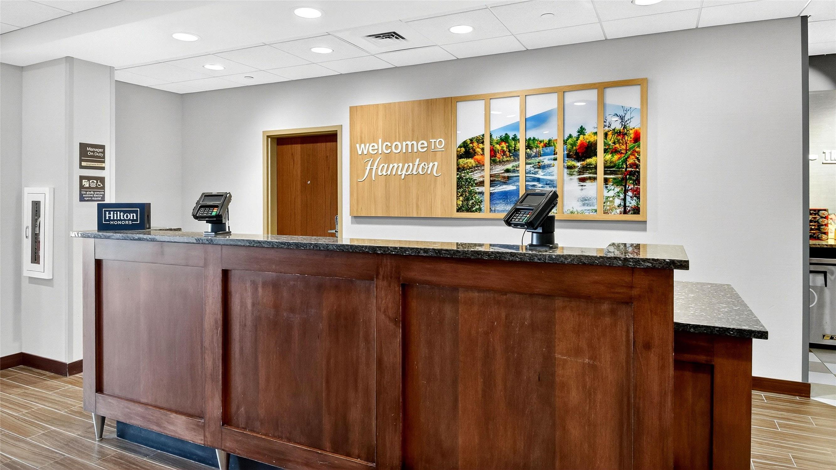 Hampton Inn & Suites Chippewa Falls 2