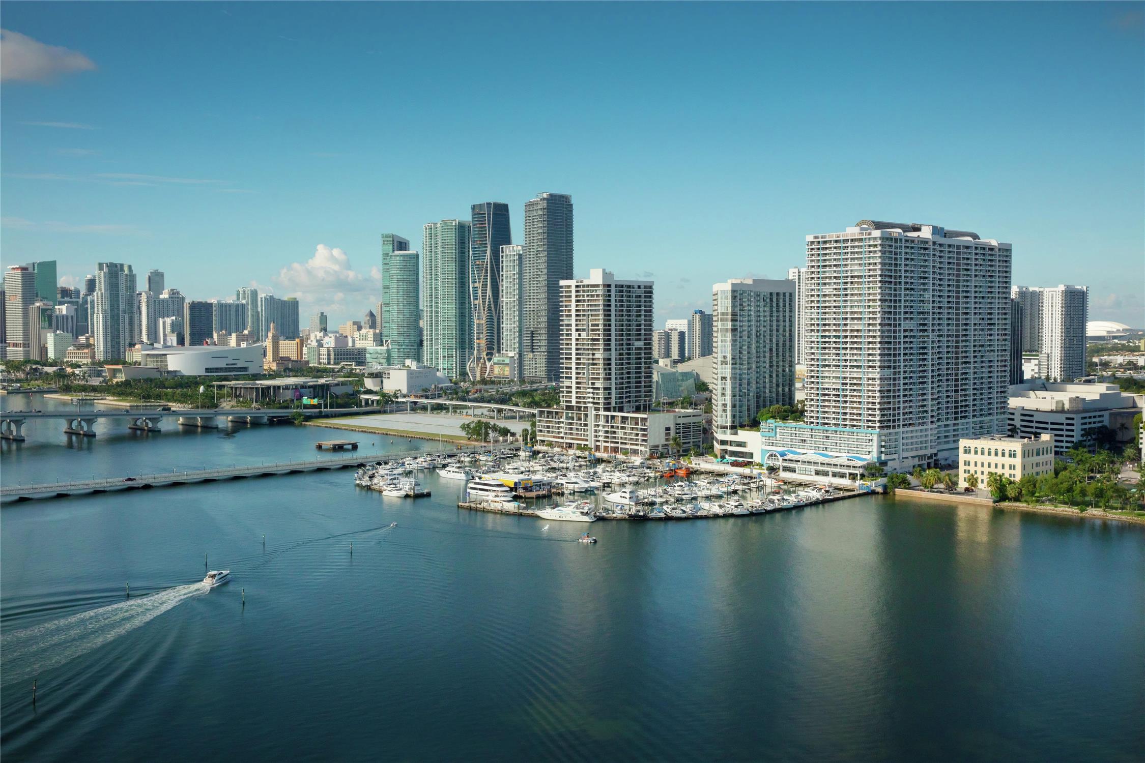 DoubleTree by Hilton Grand Hotel Biscayne Bay 1
