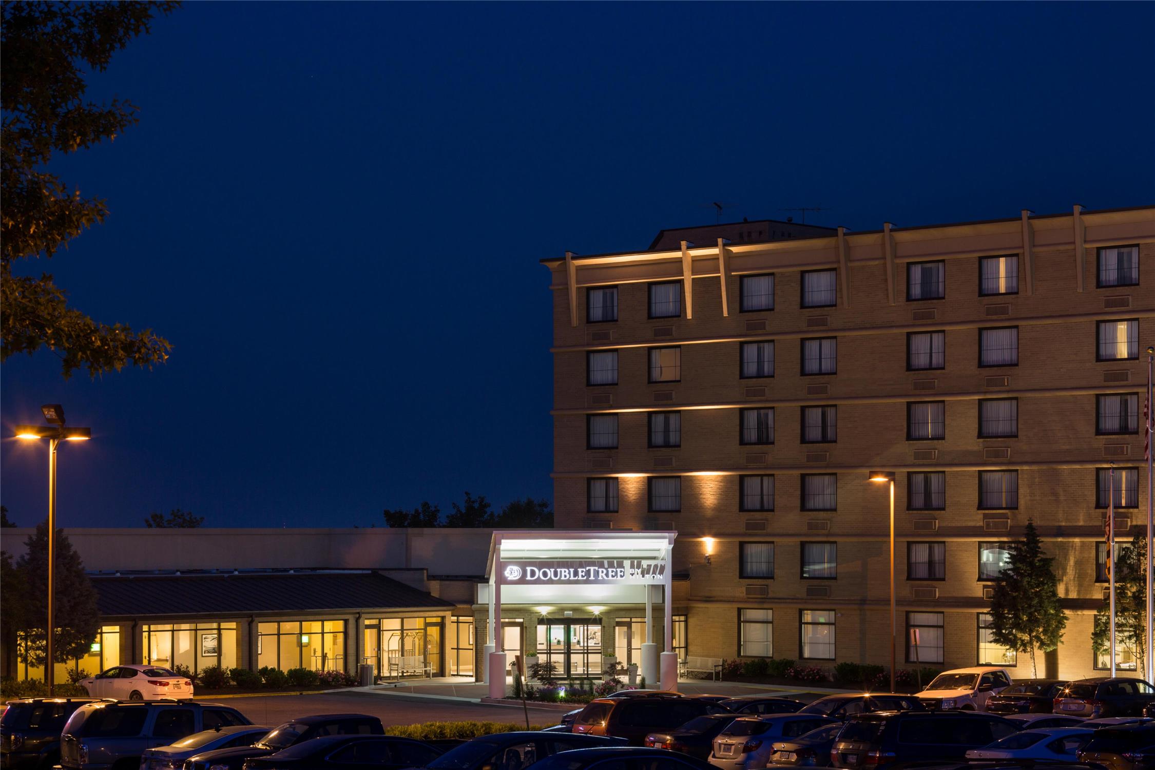 DoubleTree by Hilton Hotel Laurel 2