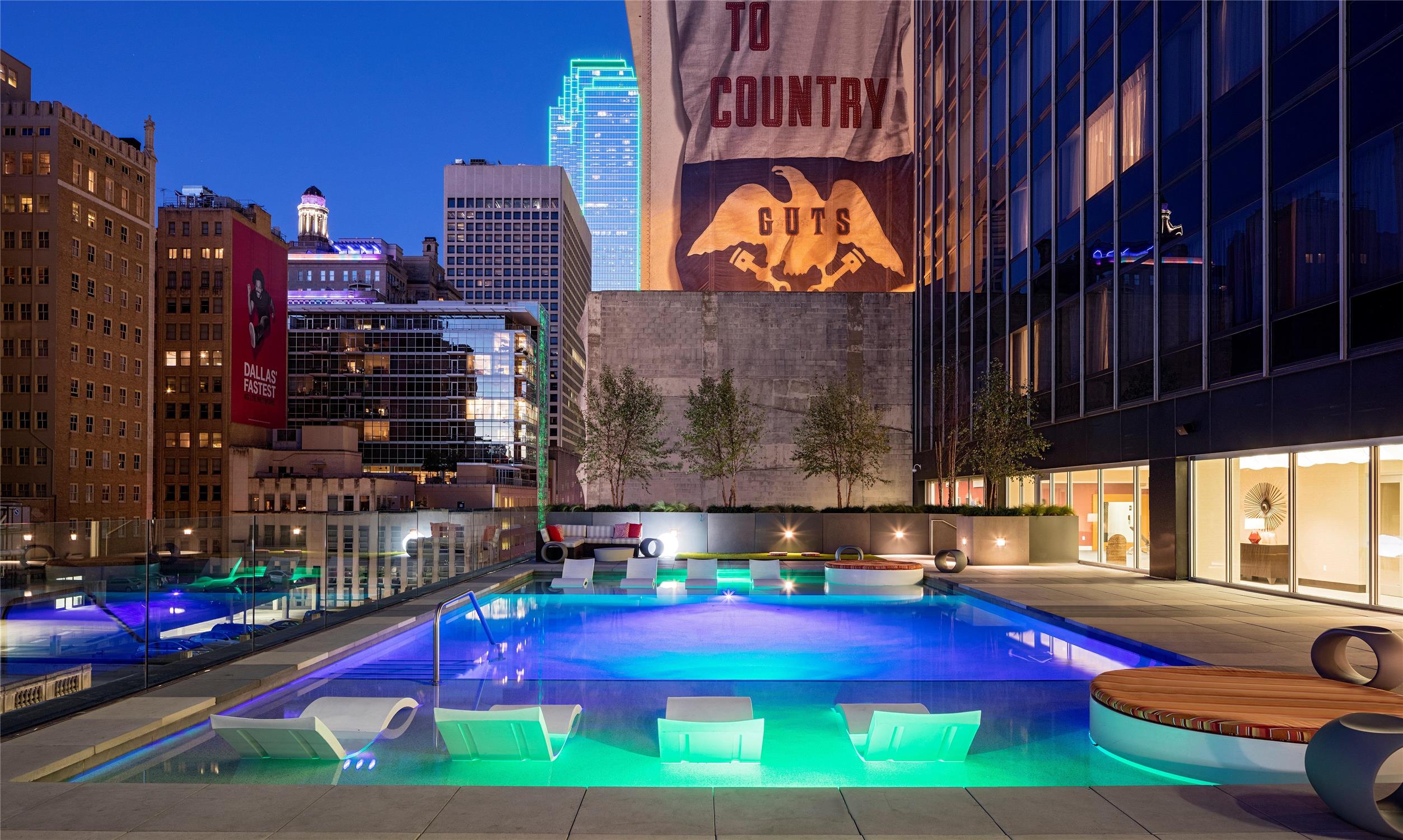 Hilton Garden Inn Downtown Dallas 1