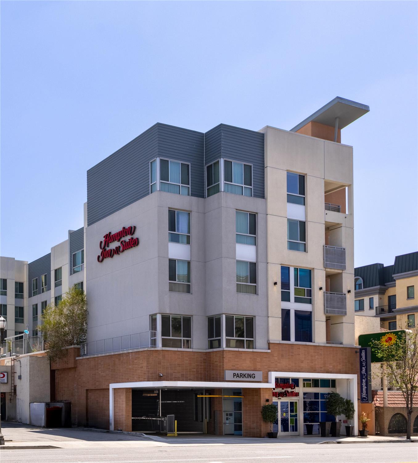Hampton Inn & Suites Los Angeles - Glendale 2