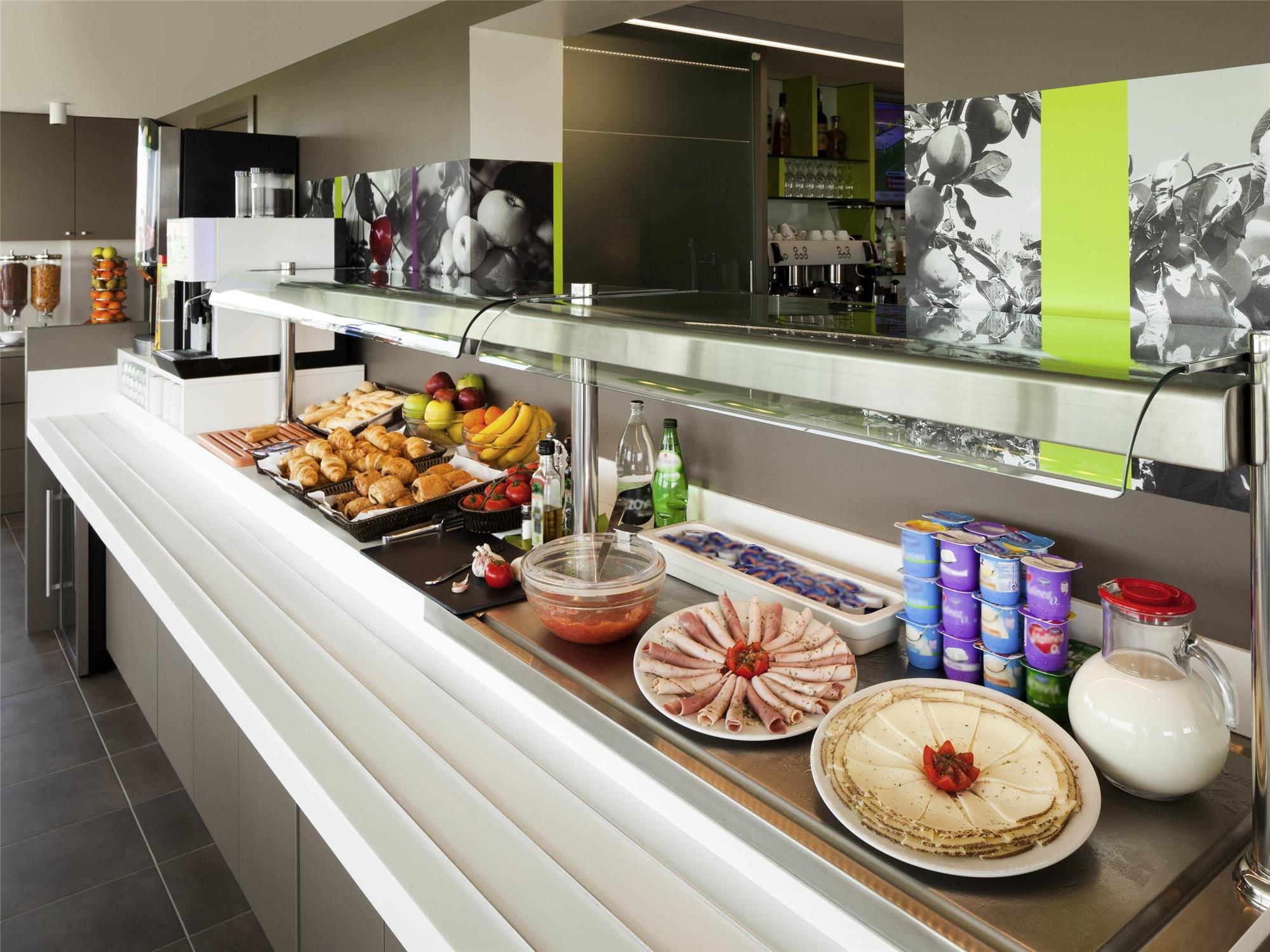 Hotel Ibis Styles Lleida Torrefarrera 2