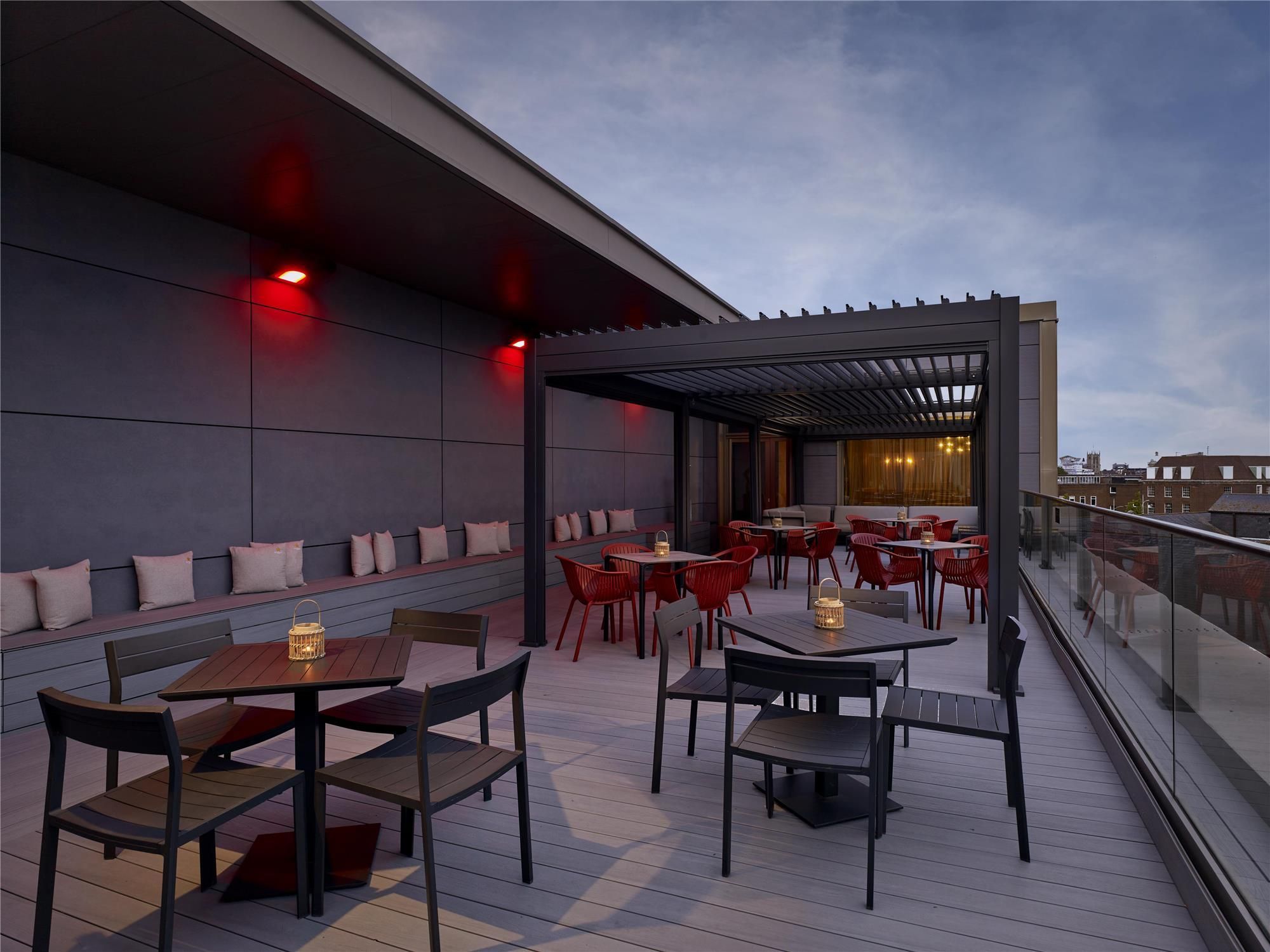 DoubleTree by Hilton Hull 2