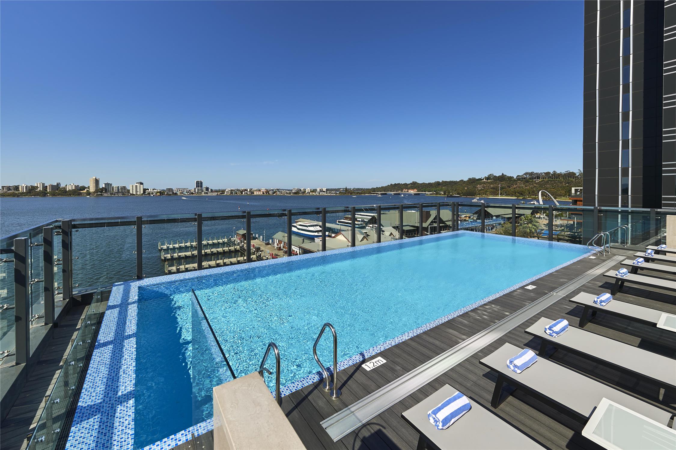 Doubletree By Hilton Perth Waterfront 1
