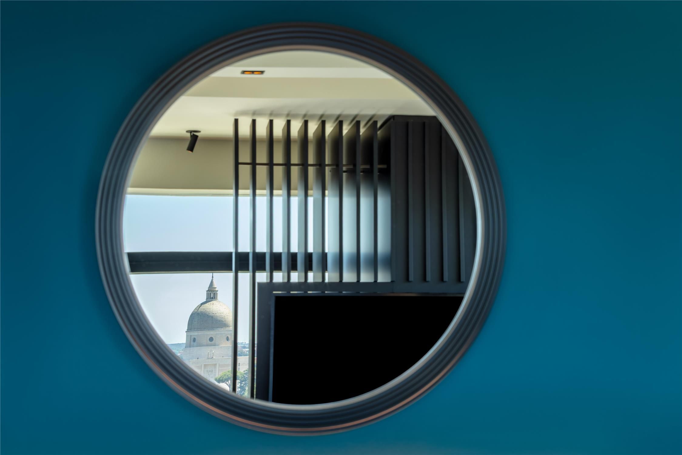 Corner Executive Room
