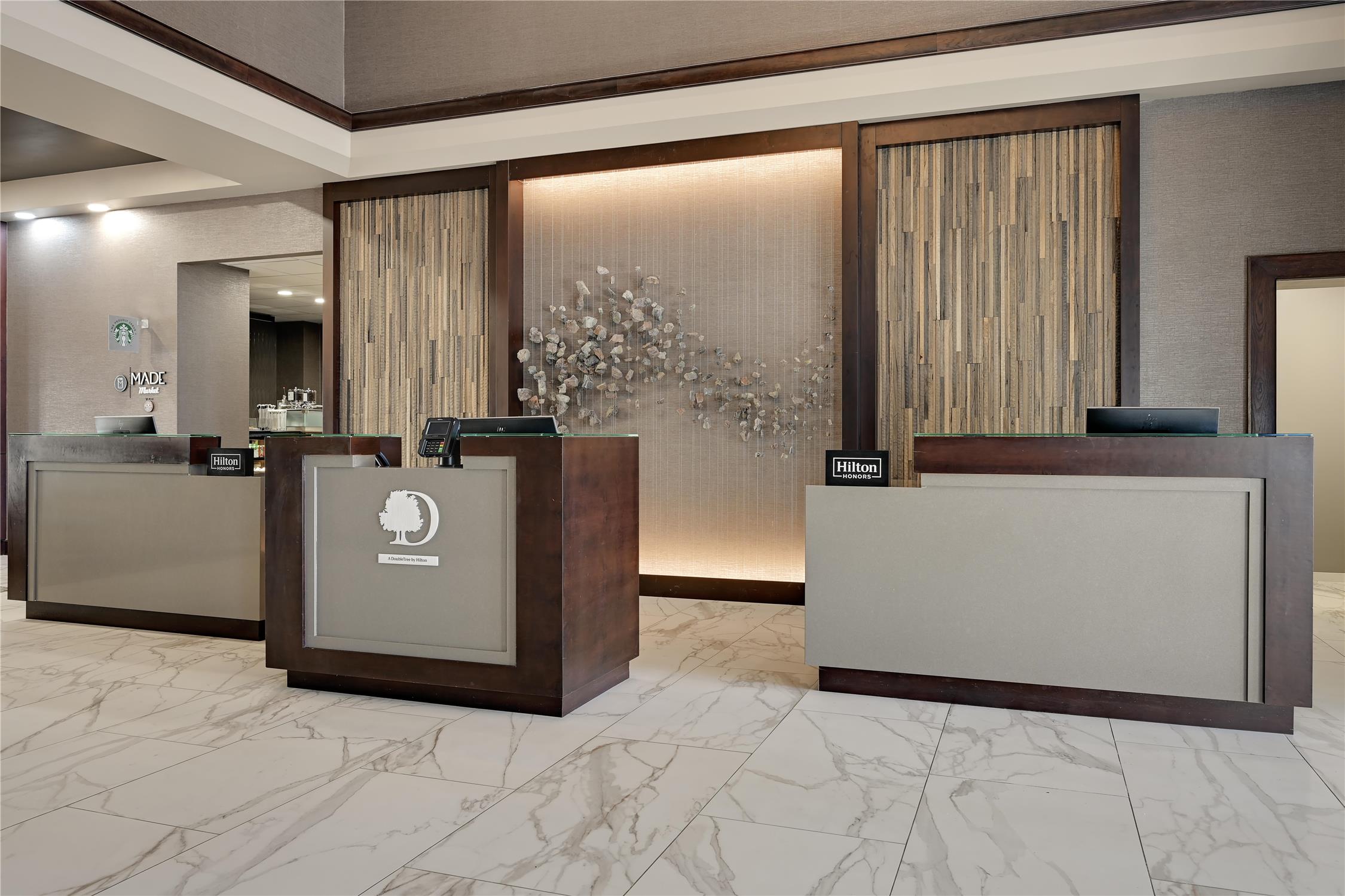DoubleTree by Hilton Denver International Airport 2