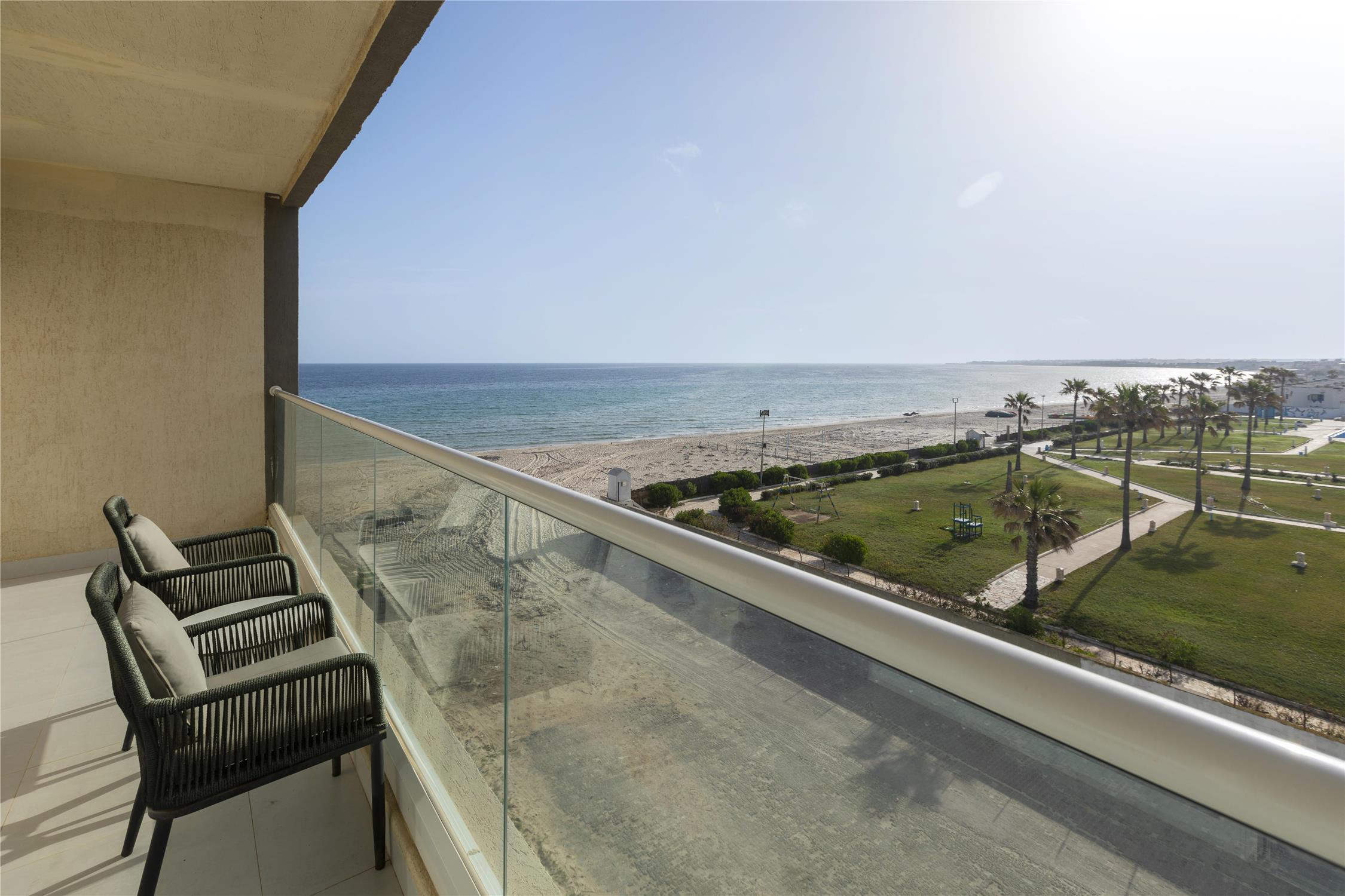 2 Bedroom Suite with Partial Sea View