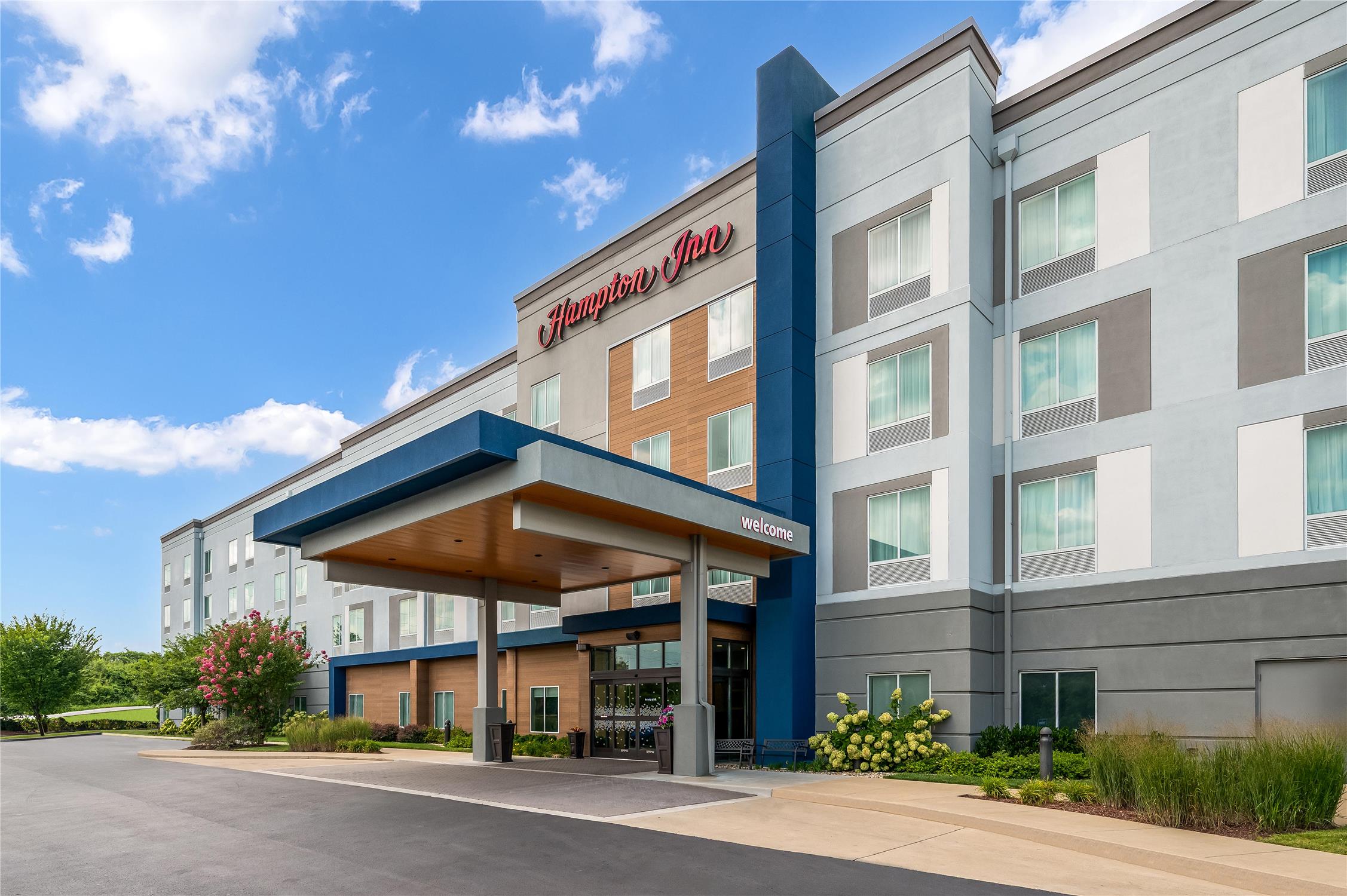 Hampton Inn by Hilton Nashville Airport Century Place 1