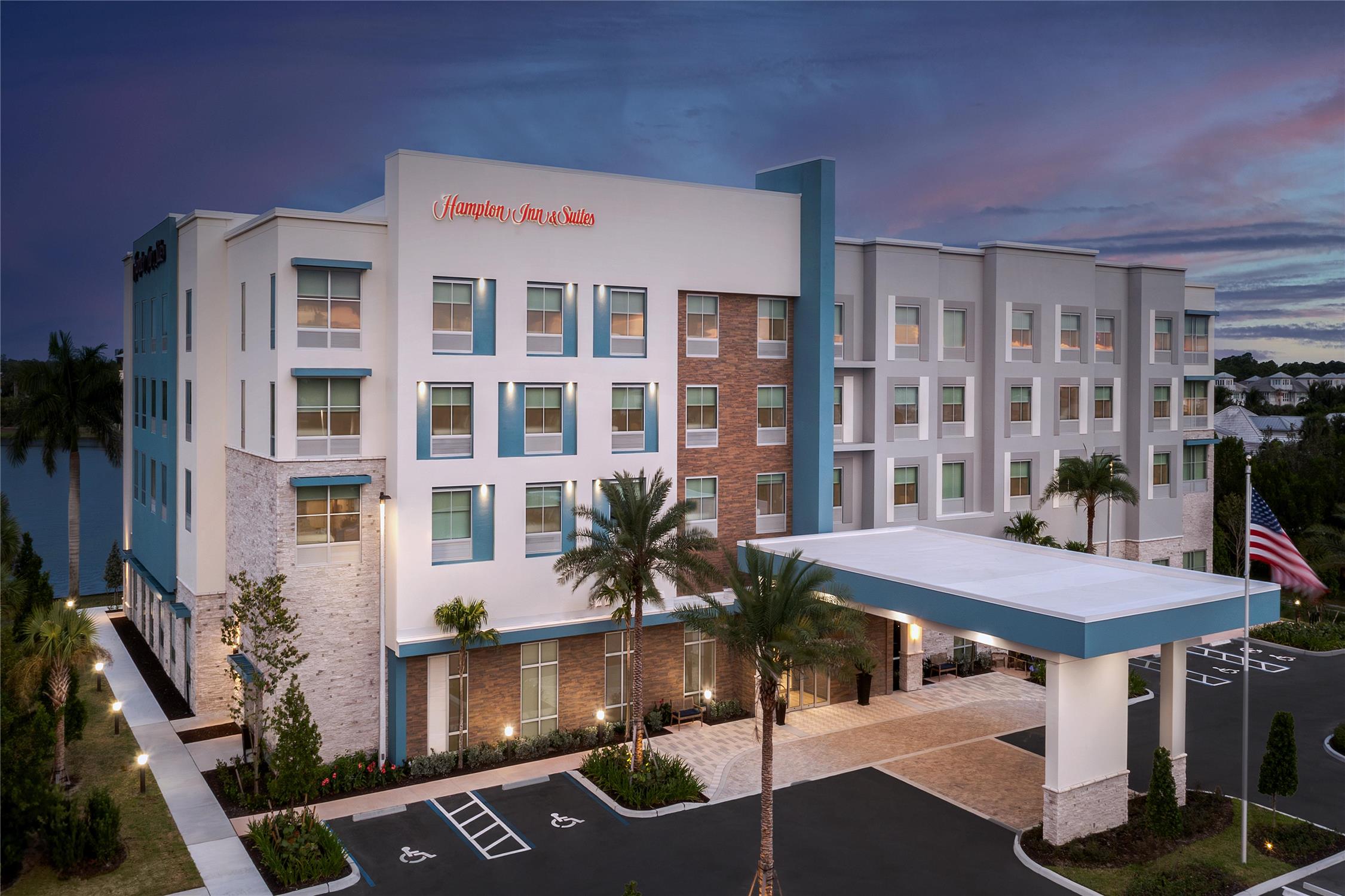 Hampton Inn & Suites Naples South 2