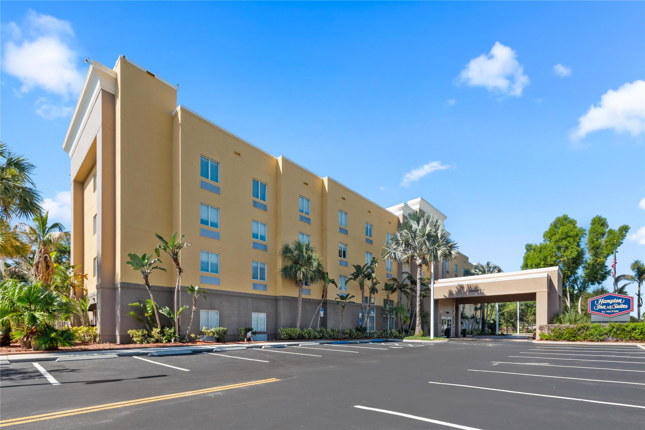 Hampton Inn & Suites Ft. Pierce 1