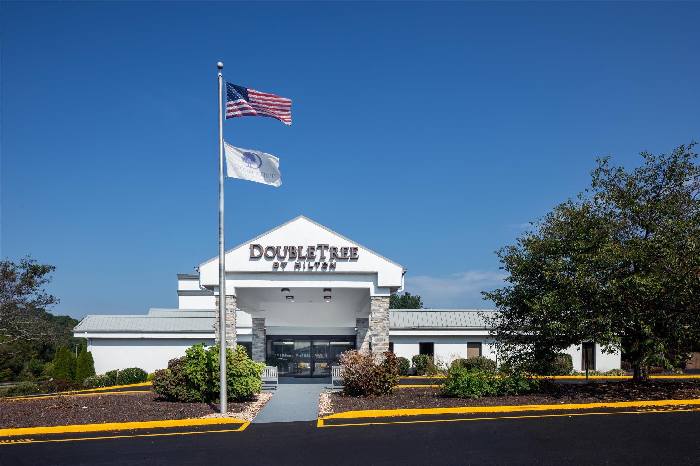 DoubleTree by Hilton Pittsburgh-Meadow Lands 1