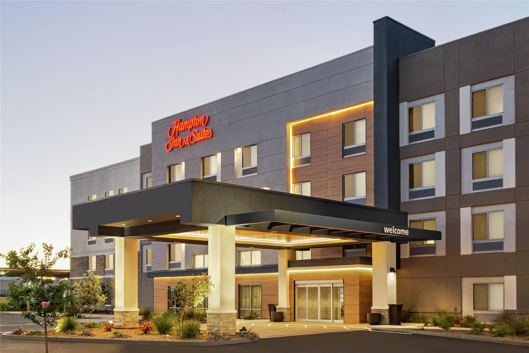 Hampton Inn & Suites Oroville 1