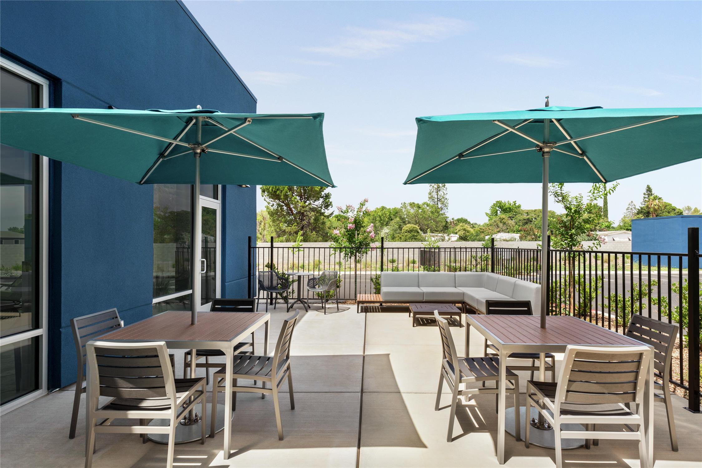 Hampton Inn & Suites Oroville 2