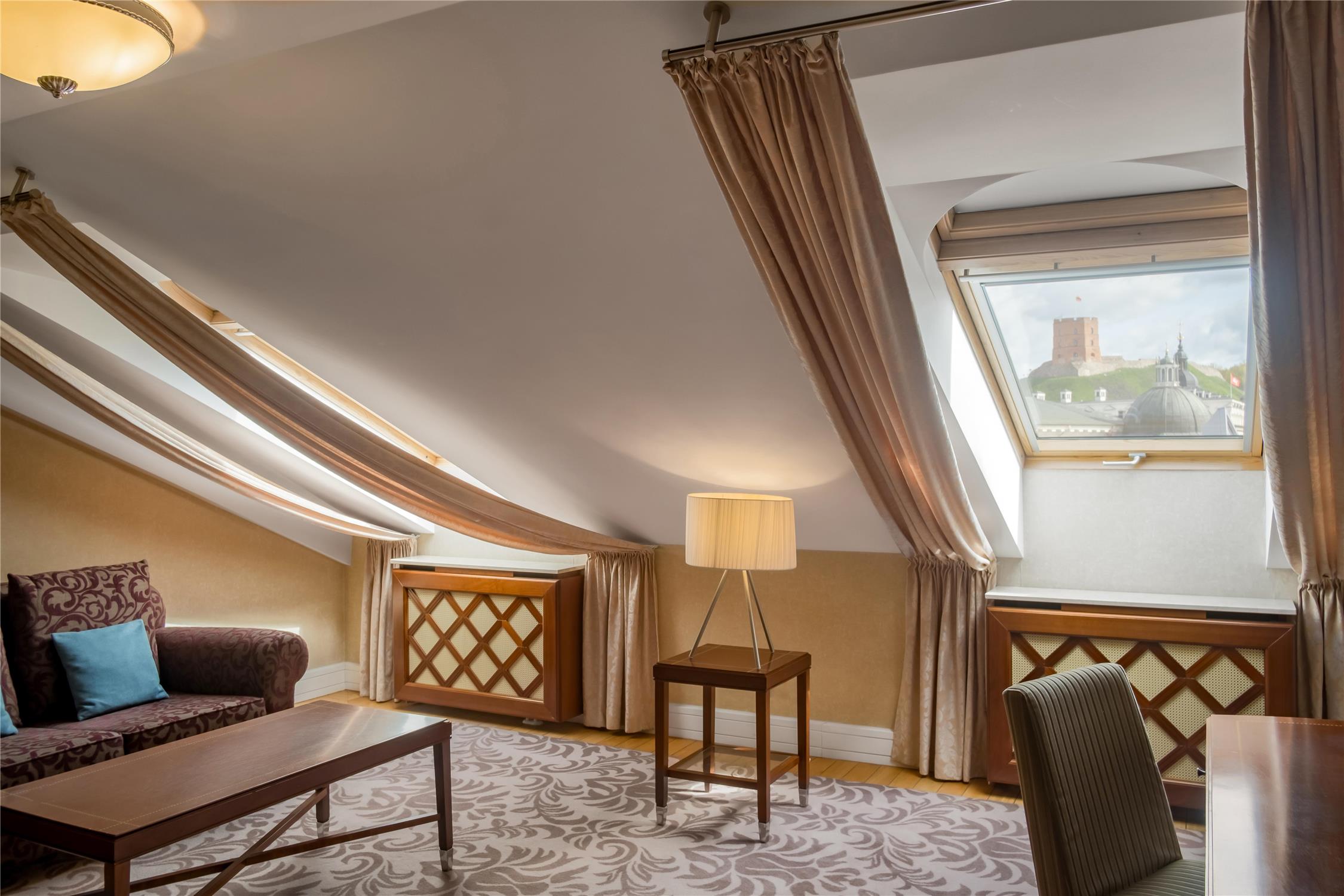 Suite, junior