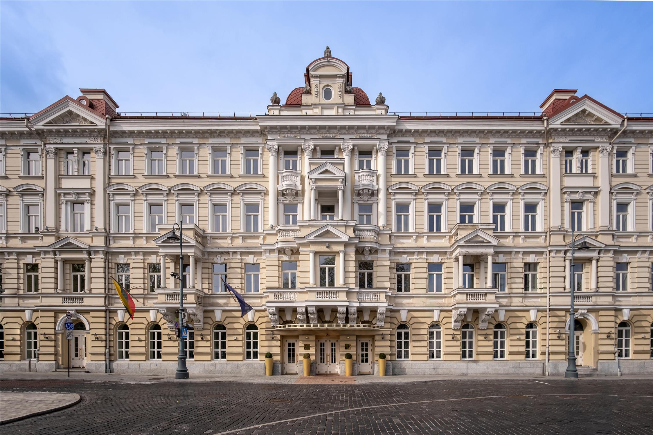 Grand Hotel Vilnius, Curio Collection by Hilton 1