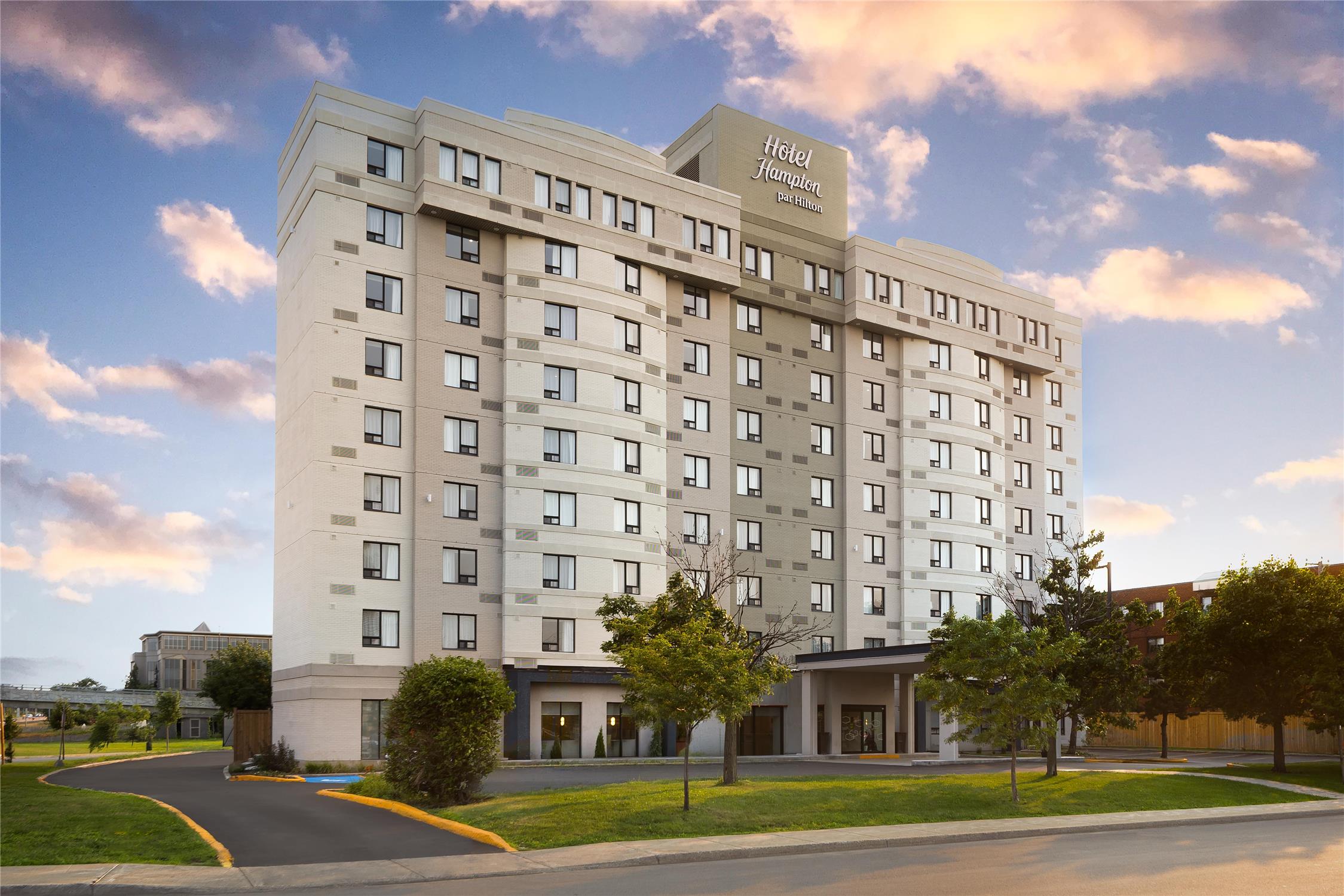 Hampton Inn by Hilton Montreal East Anjou 2