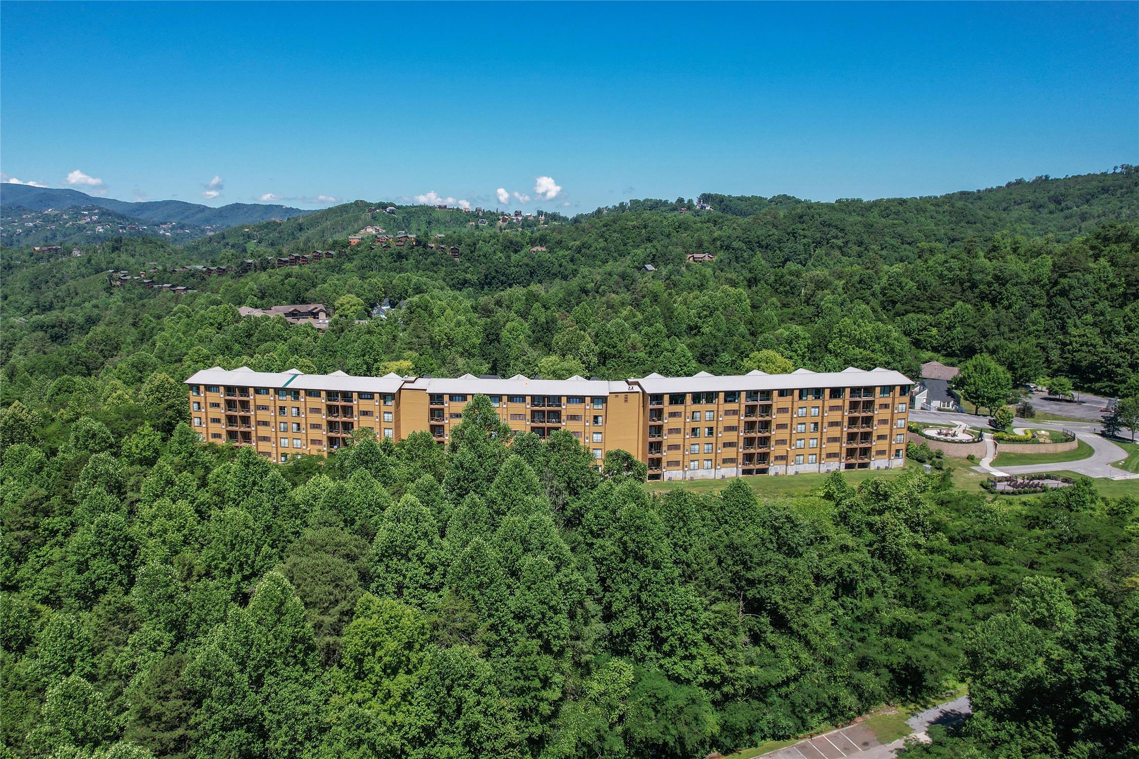 Hilton Vacation Club MountainLoft Gatlinburg 2