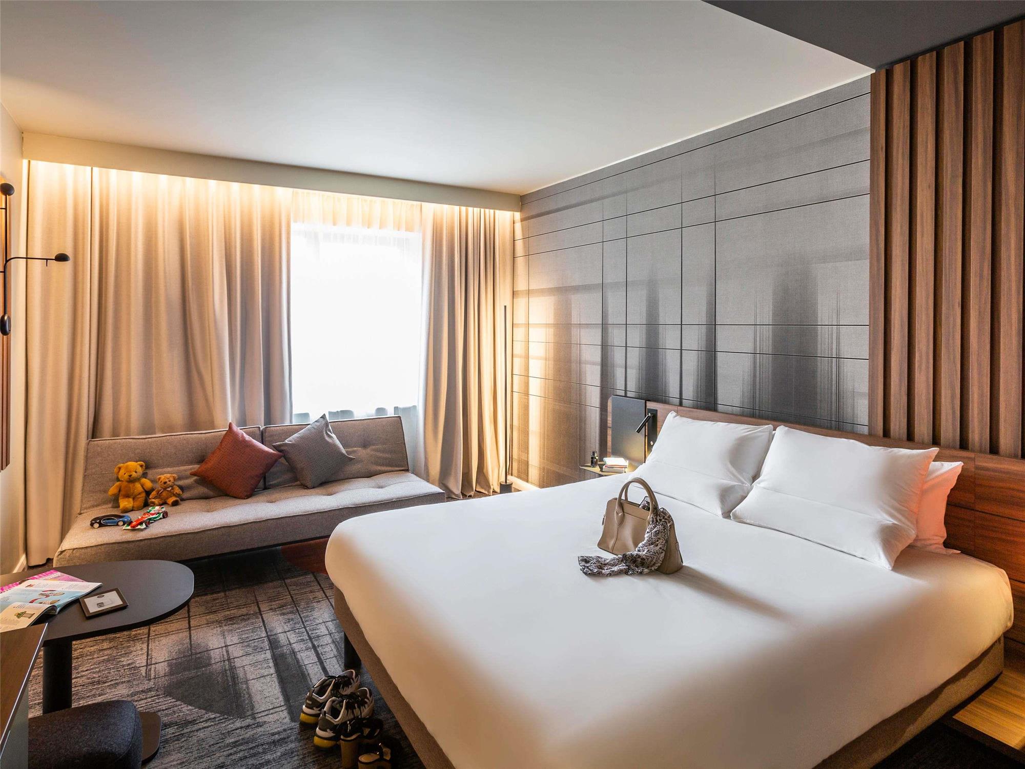Novotel Cambridge North 2