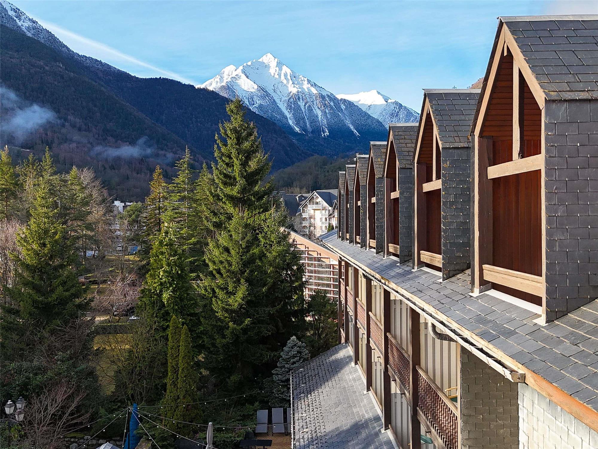 Mercure Saint-Lary 1