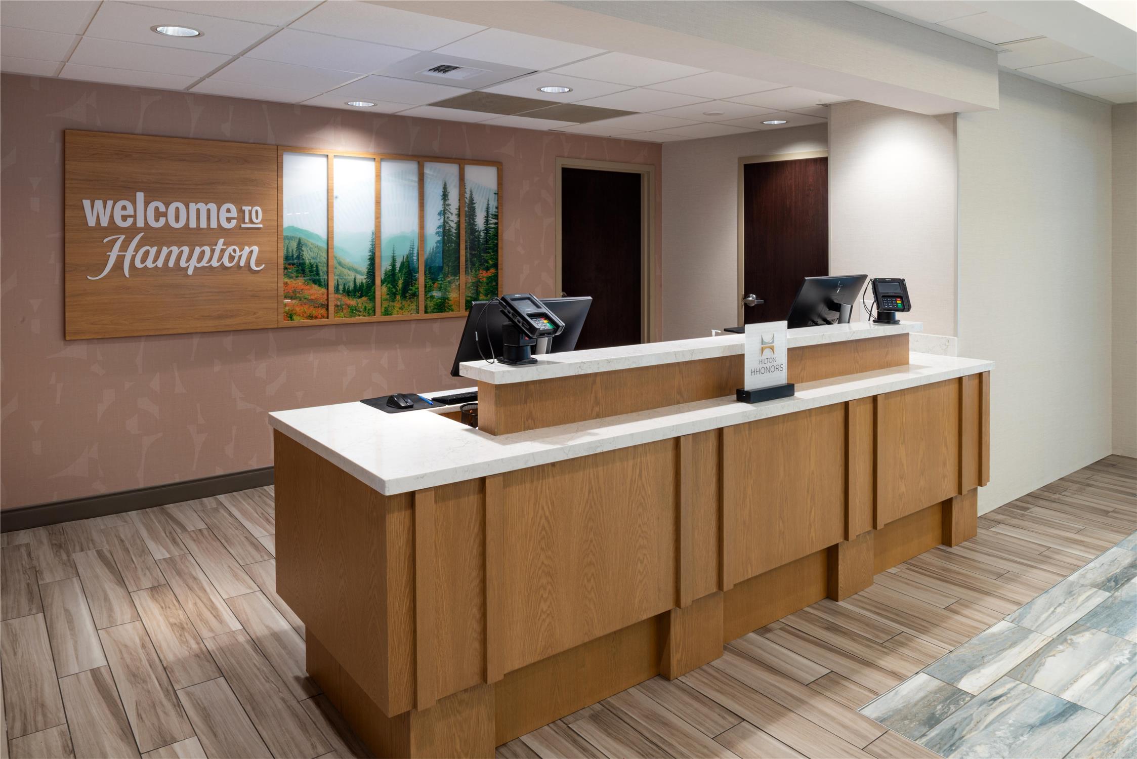 Hampton Inn Seattle-Airport 2