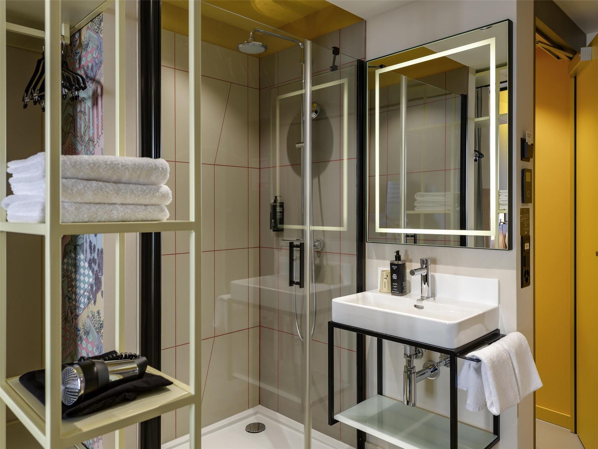 ibis Styles Zurich City Center 2