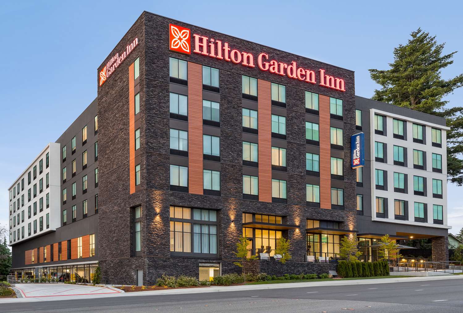 Hilton Garden Inn Seattle Airport 1