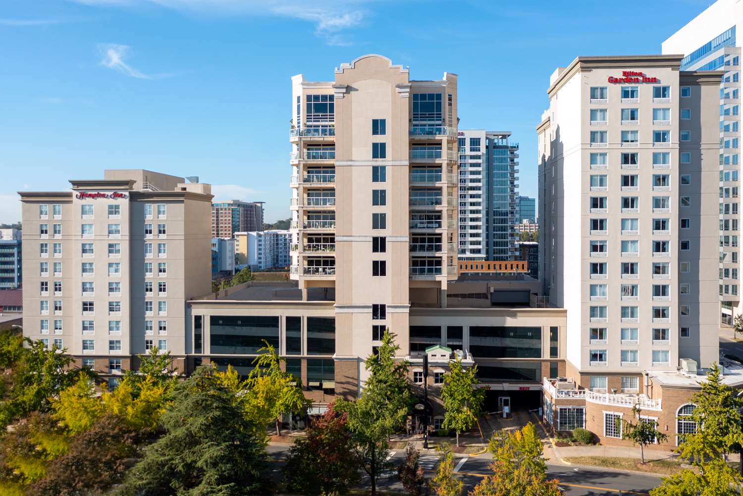 Hilton Garden Inn Charlotte Uptown 2