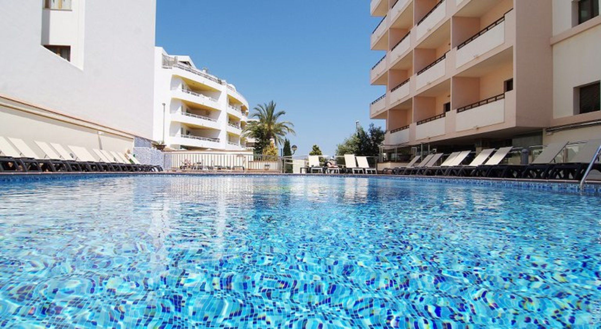 Invisa Hotel La Cala 1