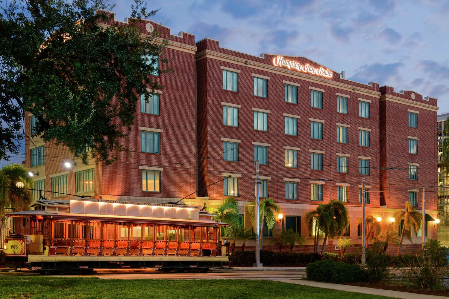 Hampton Inn & Suites Tampa/Ybor City/Downtown 1