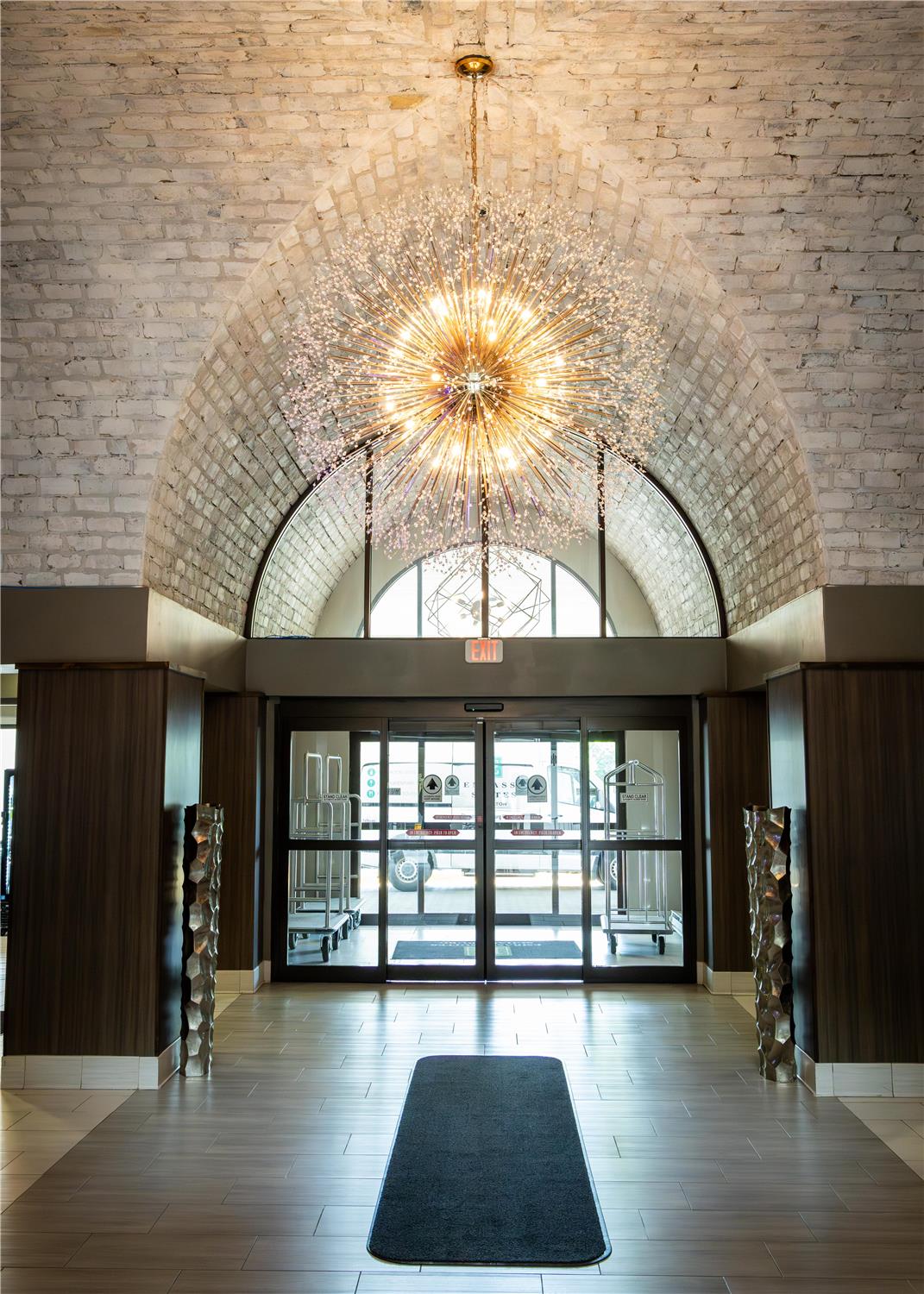 Embassy Suites by Hilton Chicago Schaumburg Woodfield 1