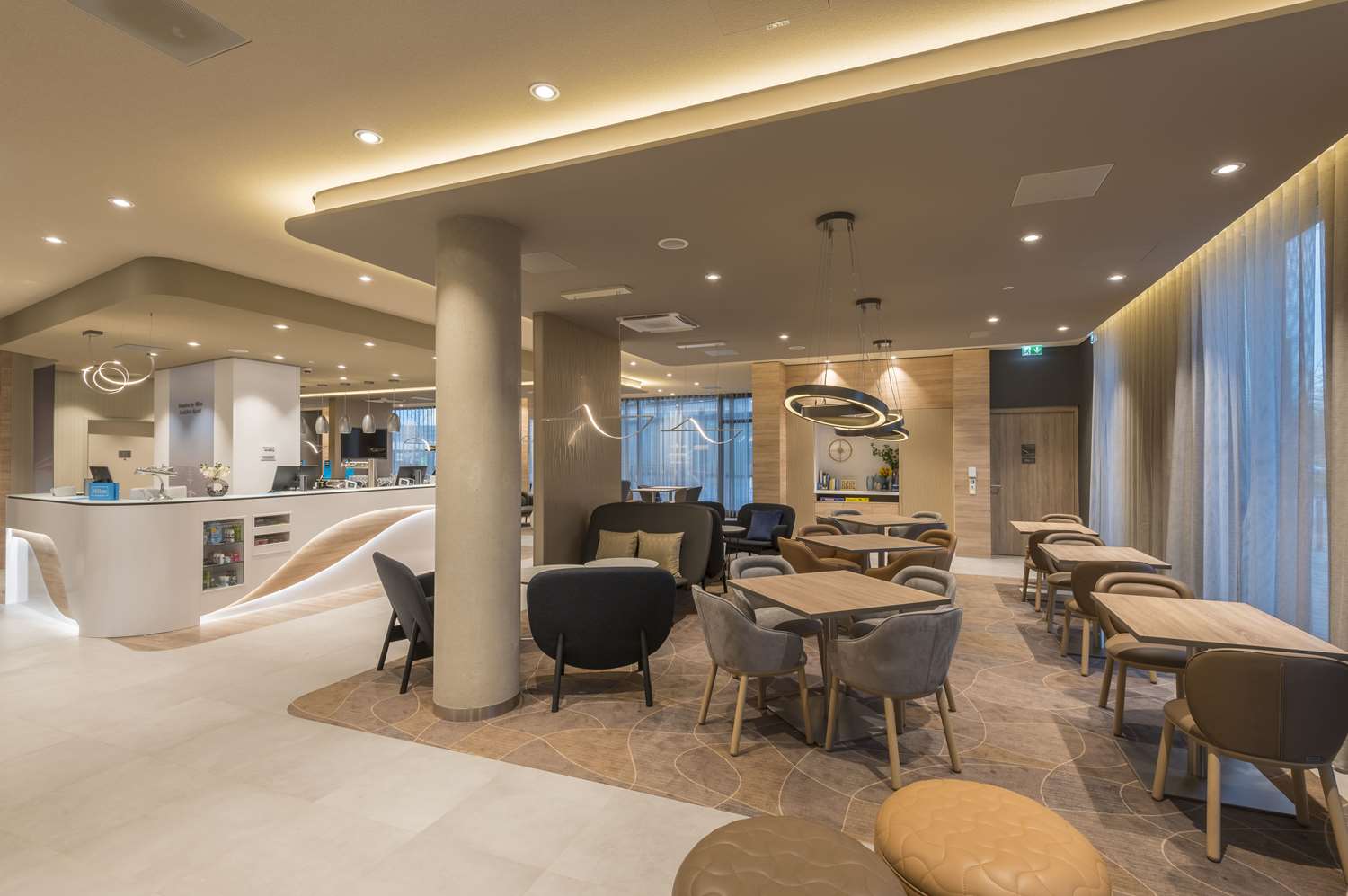 Hampton by Hilton Frankfurt Airport 2