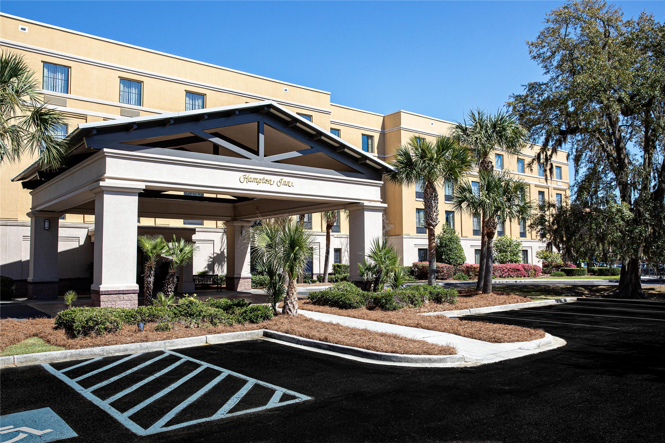 Hampton Inn Charleston-Daniel Island 1