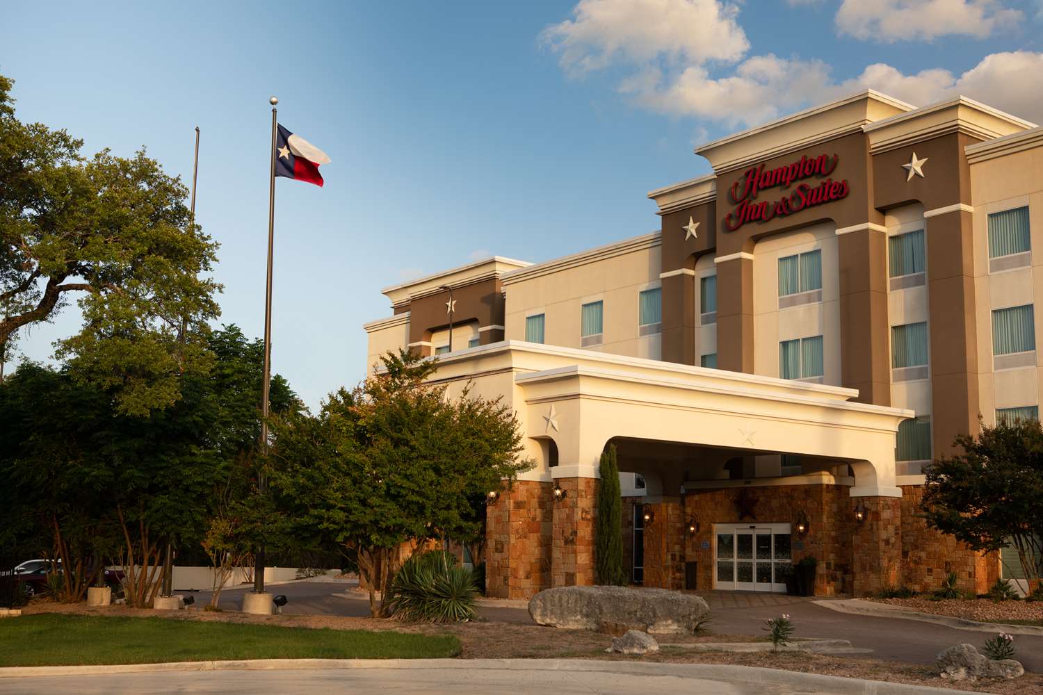 Hampton Inn & Suites Boerne 2