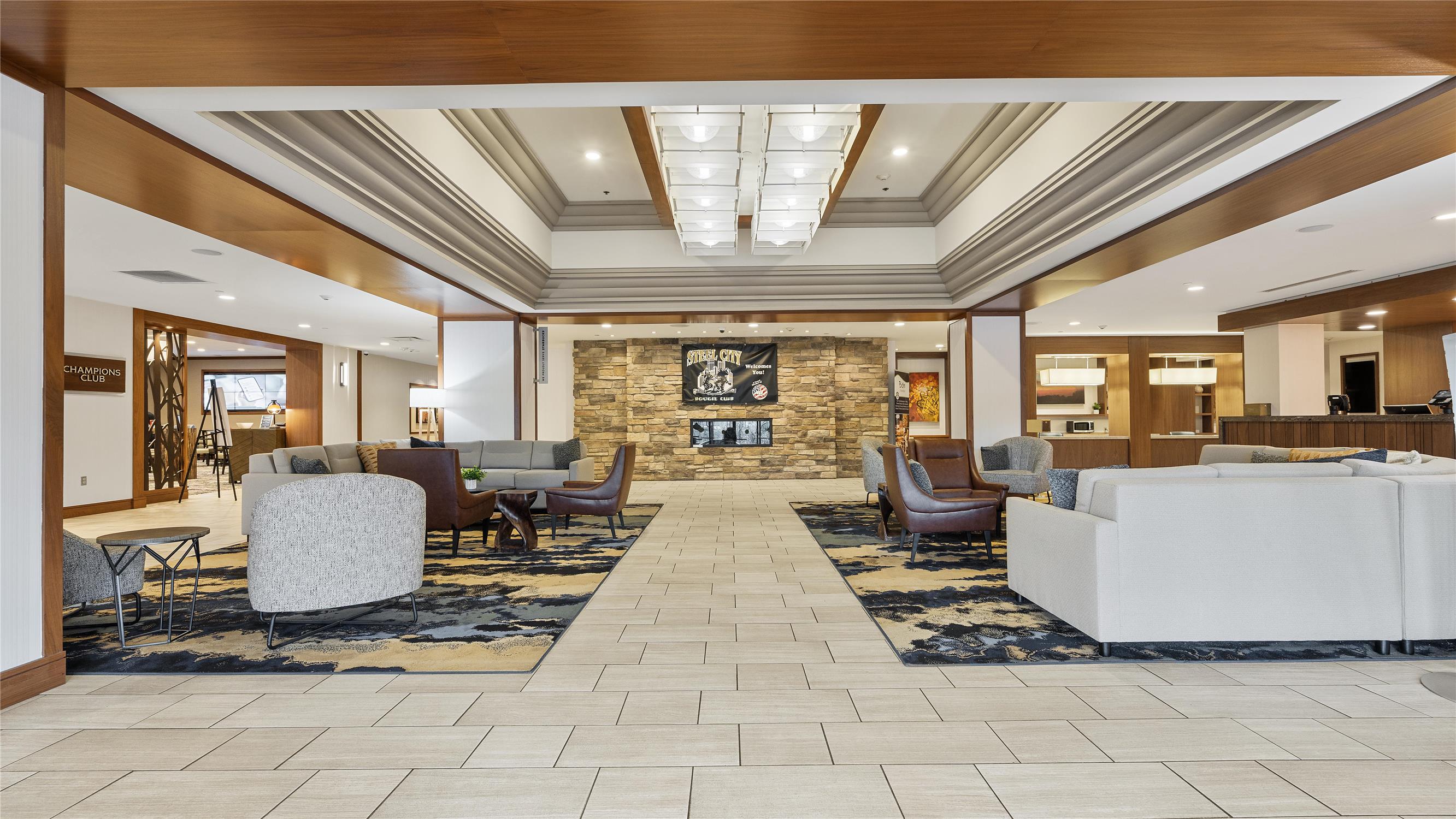 DoubleTree by Hilton Pittsburgh-Green Tree 2