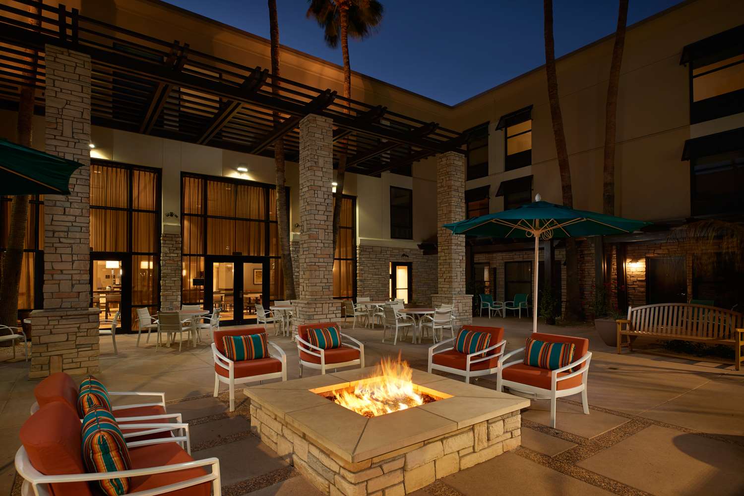 Hampton Inn & Suites Phoenix/Scottsdale on Shea Boulevard 2