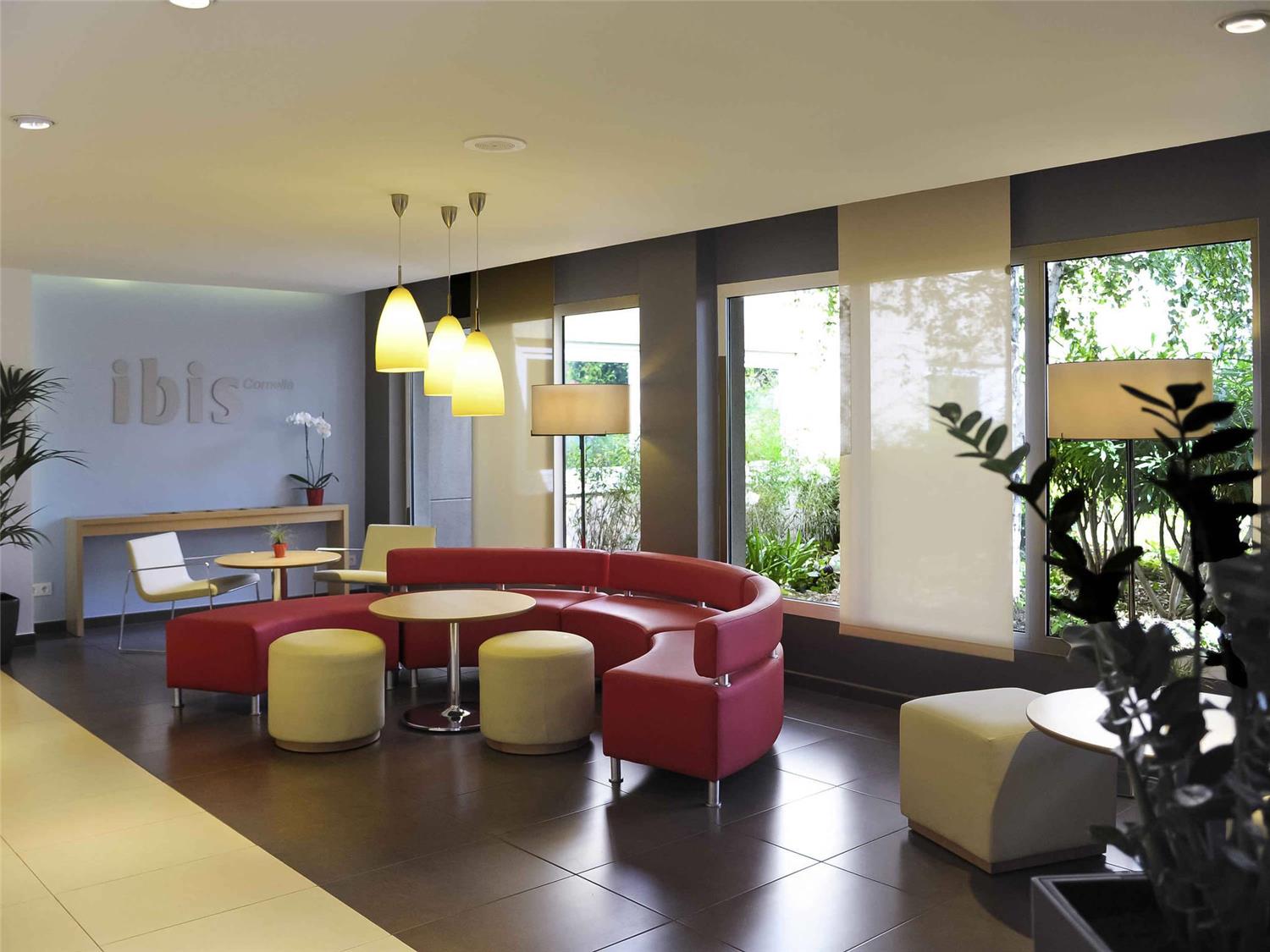 Ibis Cornella 1